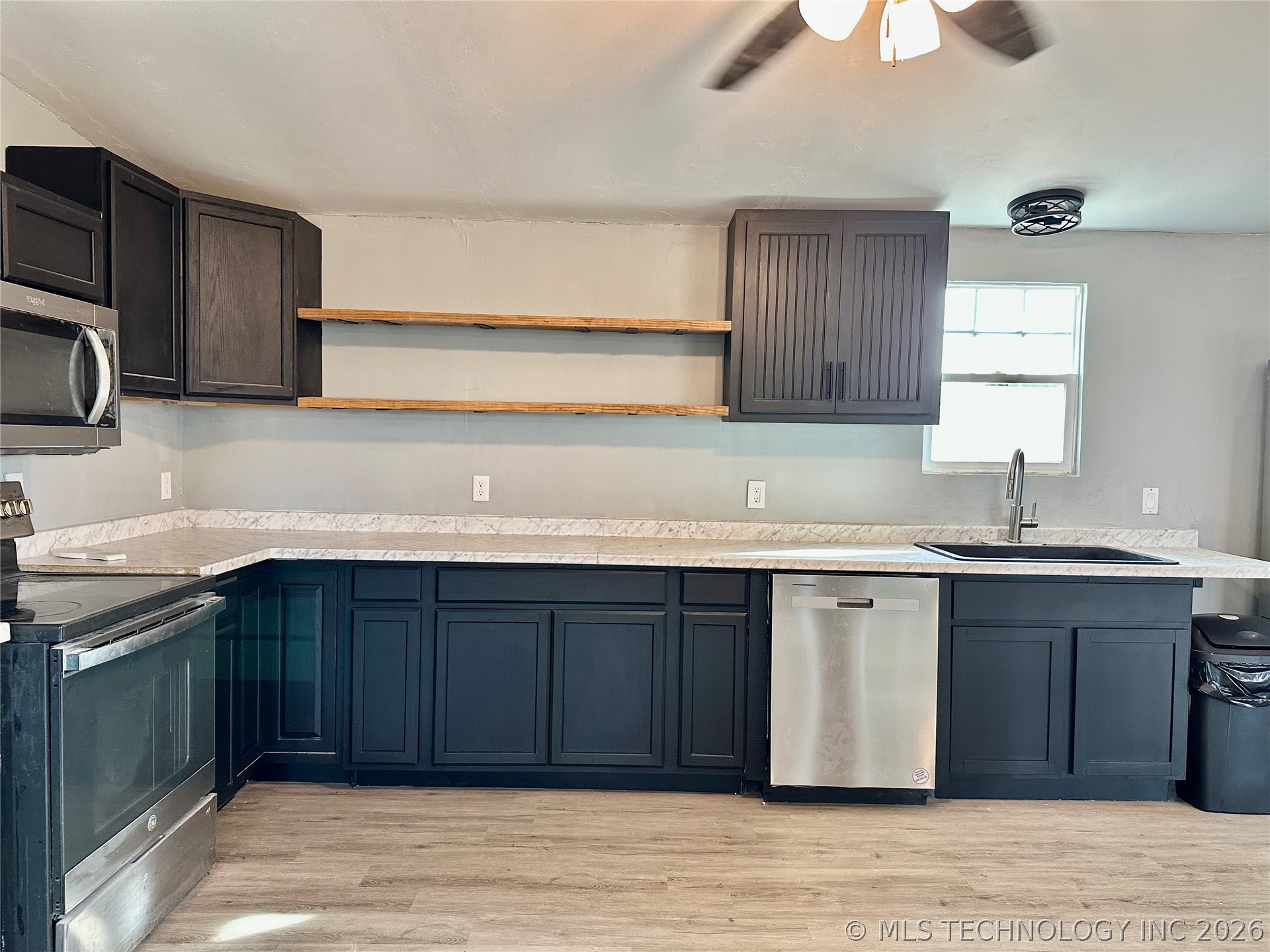 24094 N County Road 3350 Property Photo 6