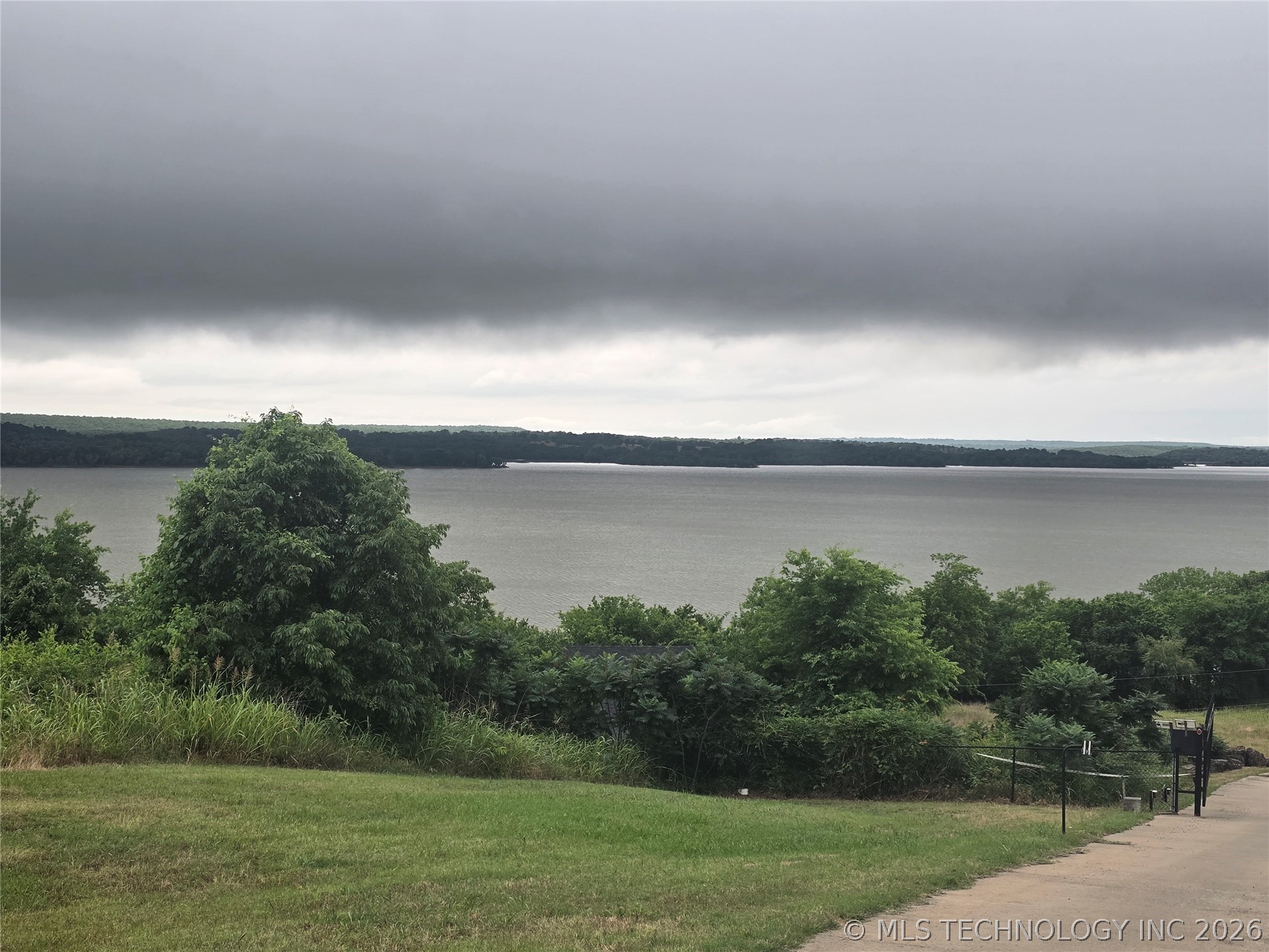 418114 E 1218 Road E Property Photo 2