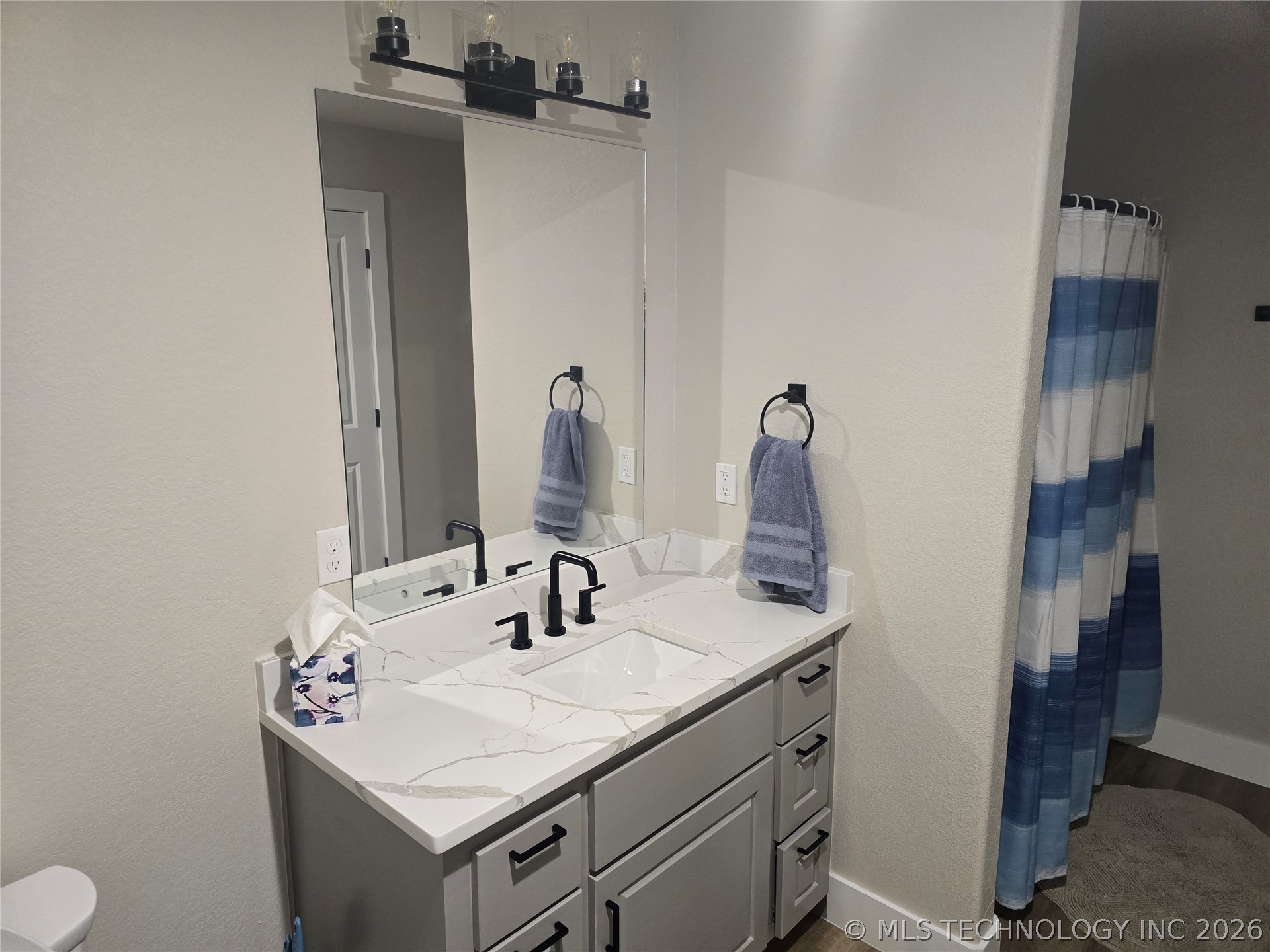 418114 E 1218 Road E Property Photo 17