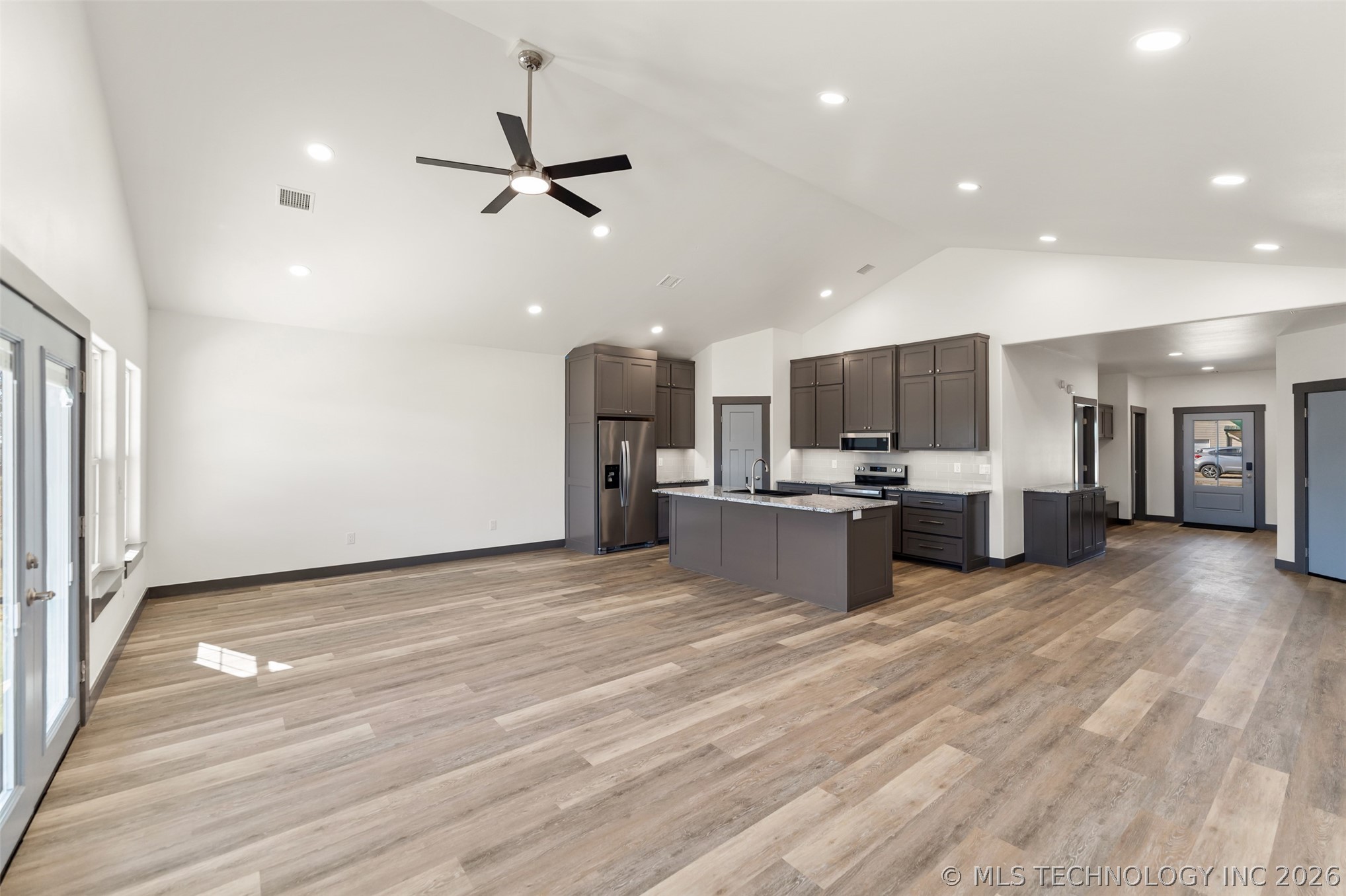 205 Lindsey Avenue Property Photo 28