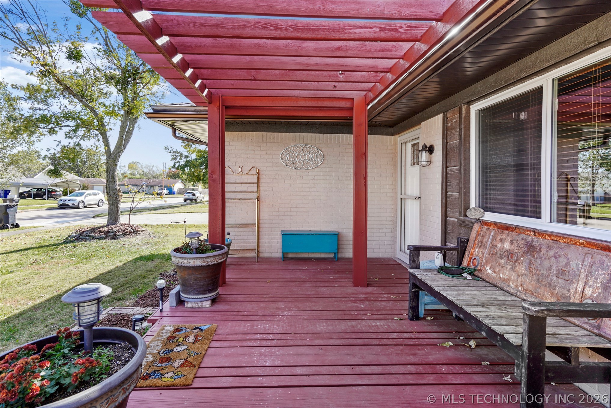 420 S Hickory Place Property Photo 2