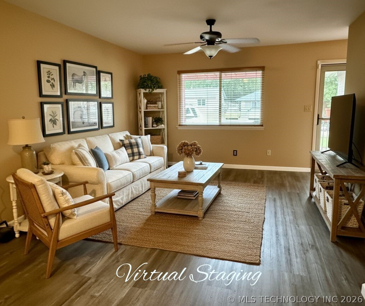 420 S Hickory Place Property Photo 3