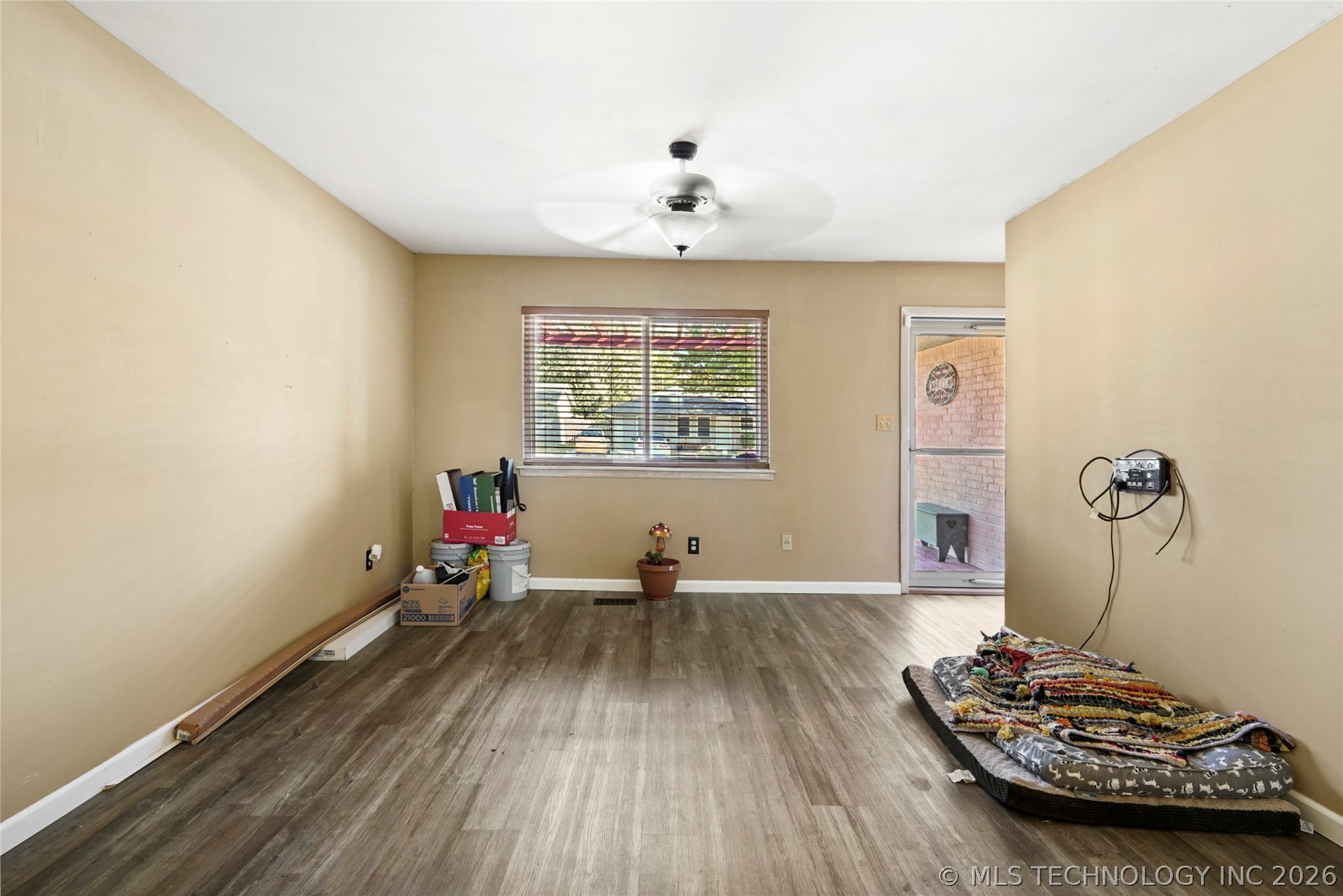 420 S Hickory Place Property Photo 5