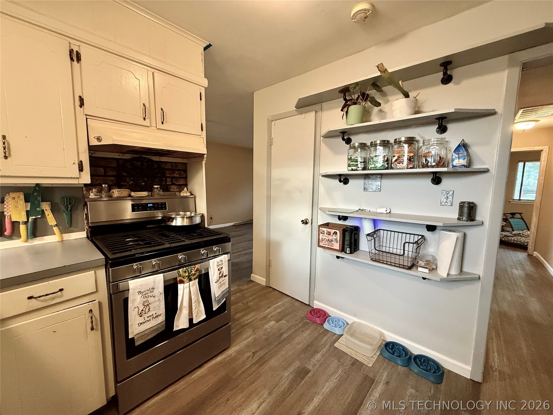 420 S Hickory Place Property Photo 11