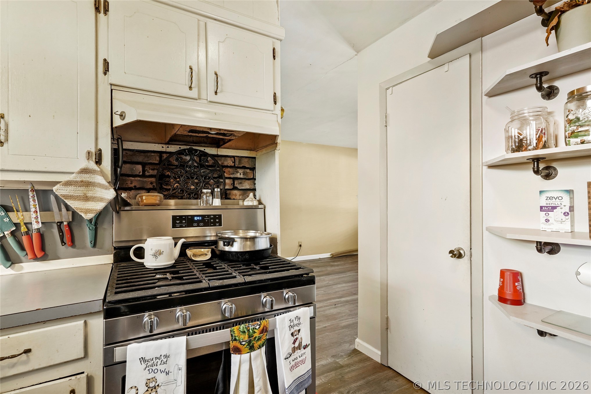 420 S Hickory Place Property Photo 13