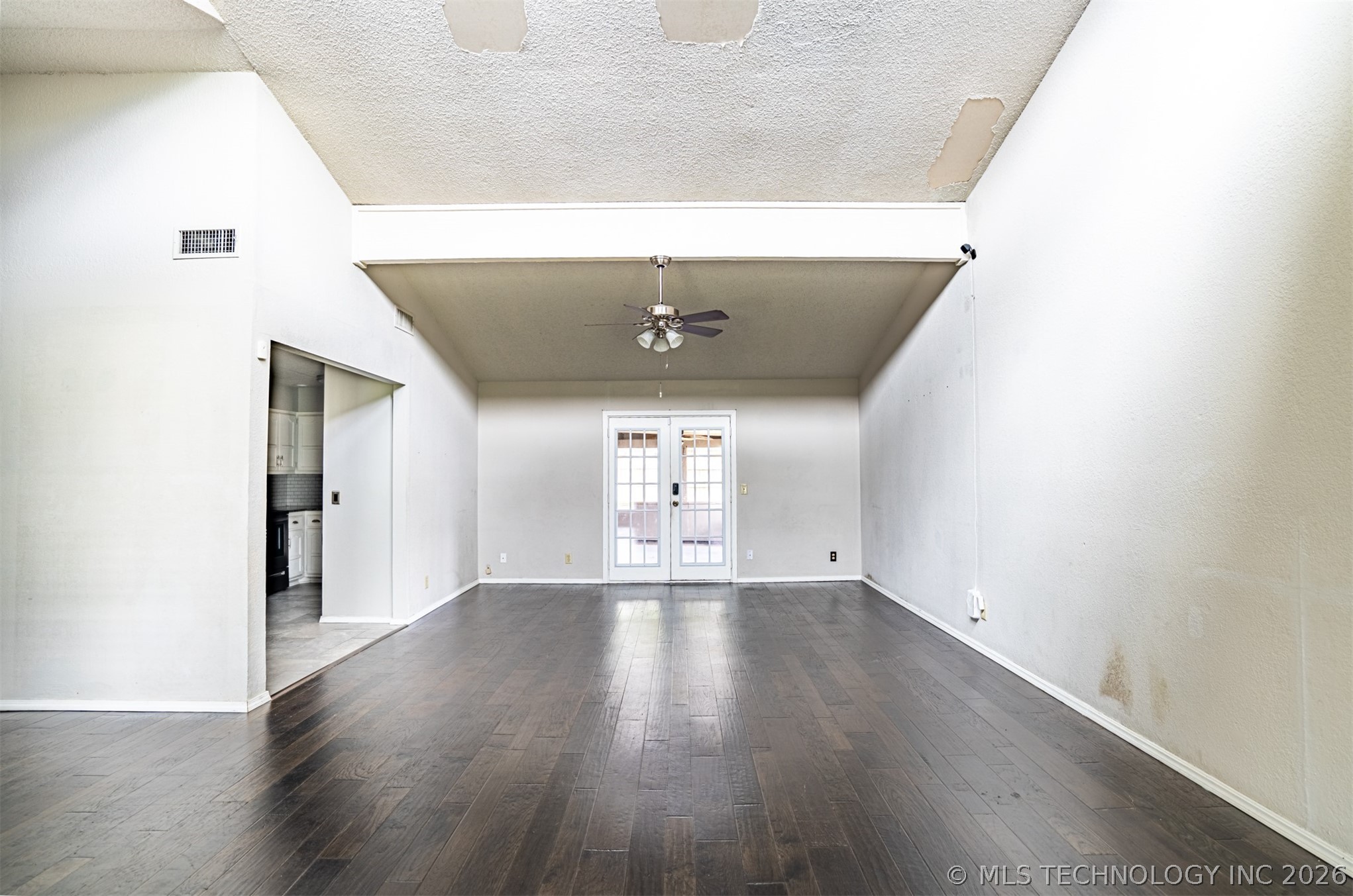 3009 W College Street Property Photo 7