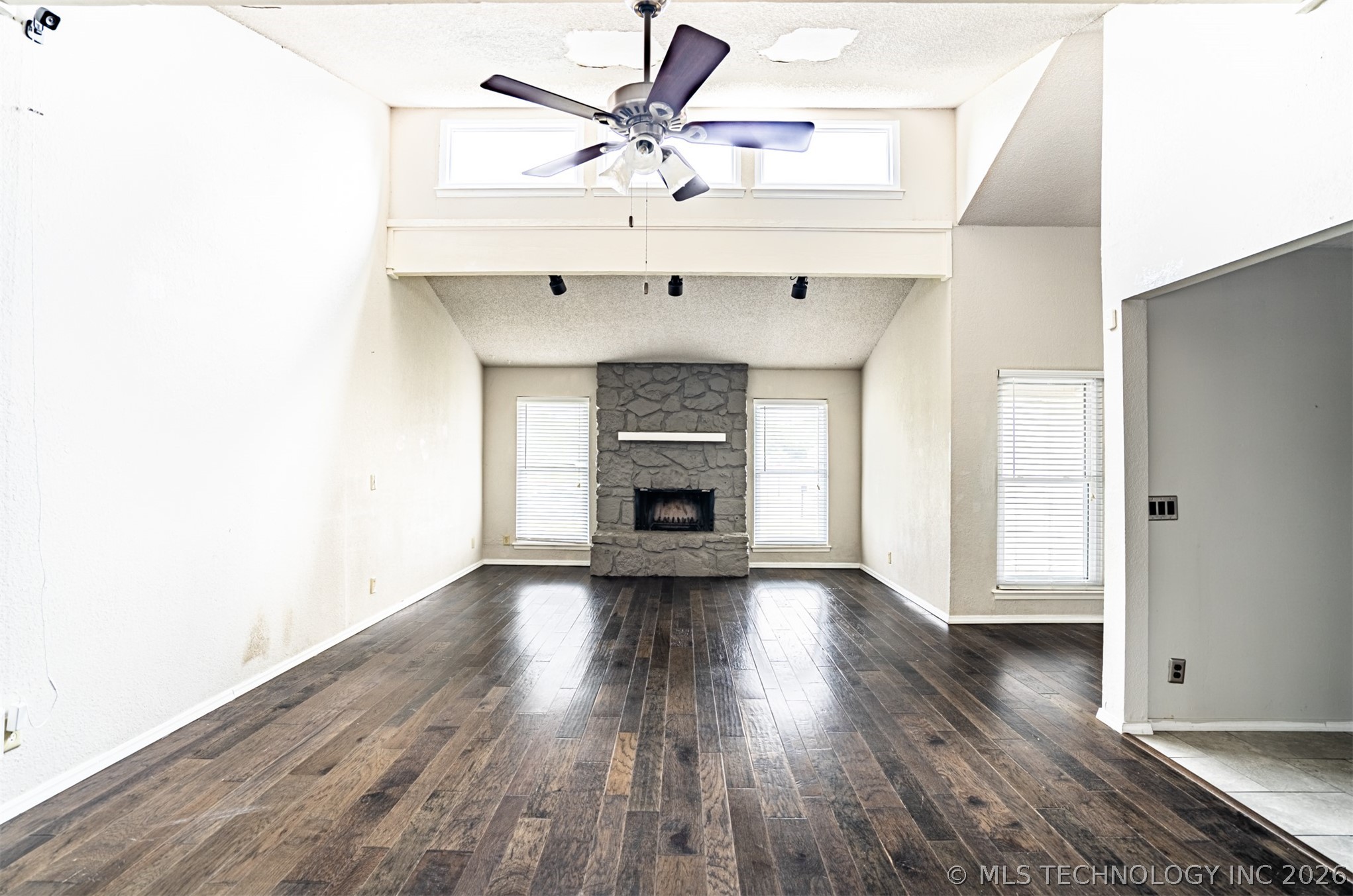 3009 W College Street Property Photo 10