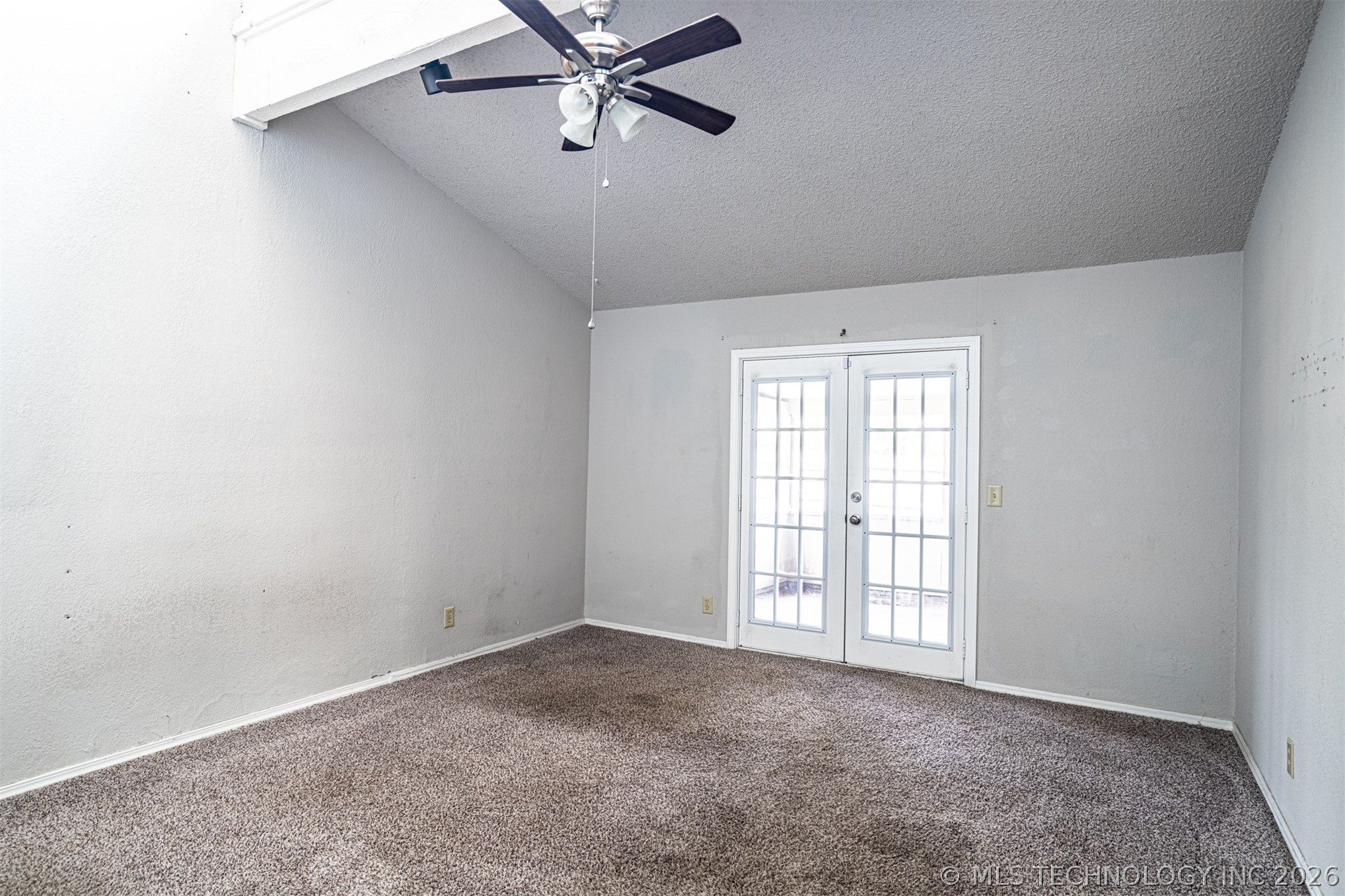 3009 W College Street Property Photo 13