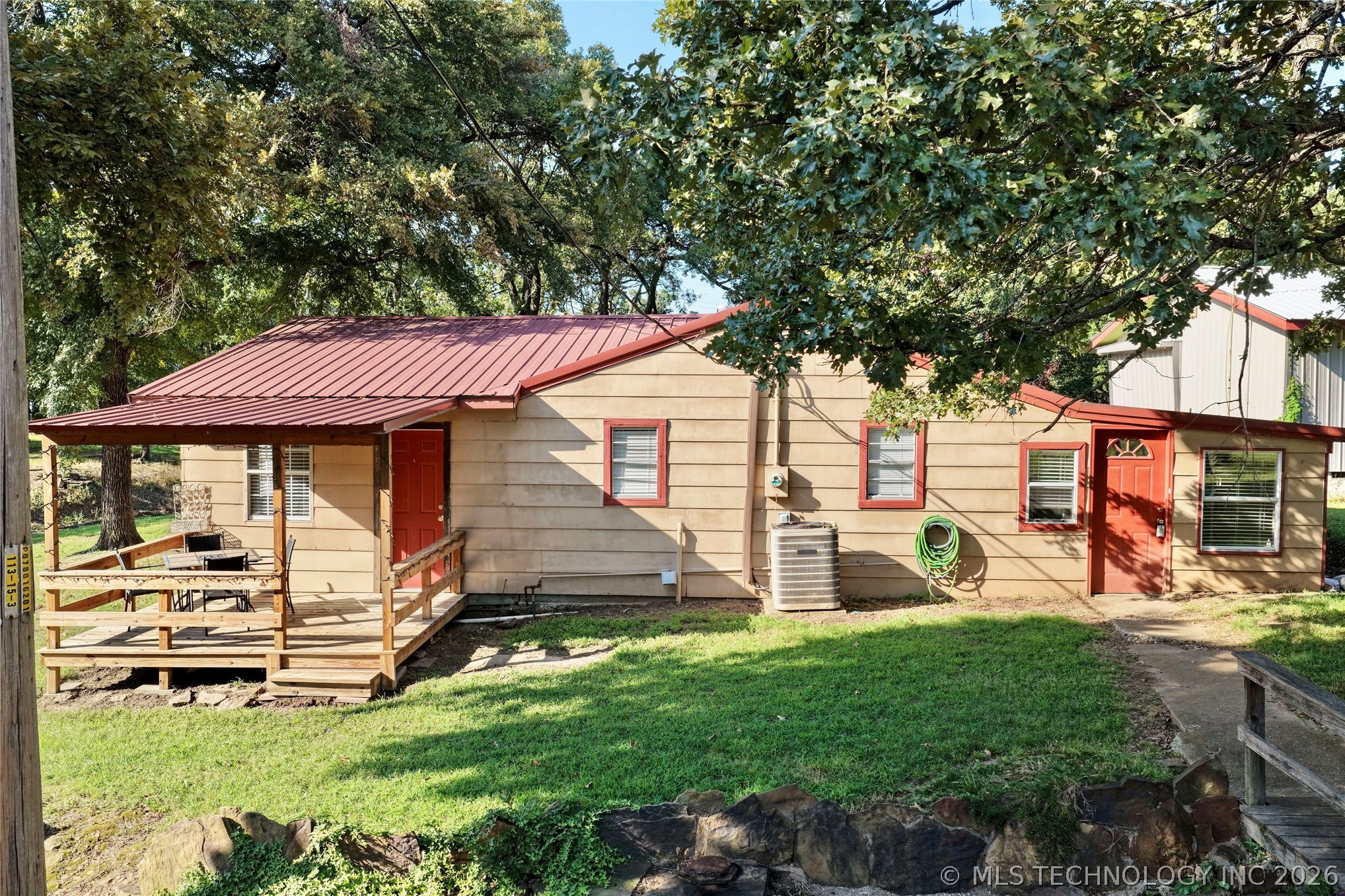 415461 E 1094 Road Property Photo 1