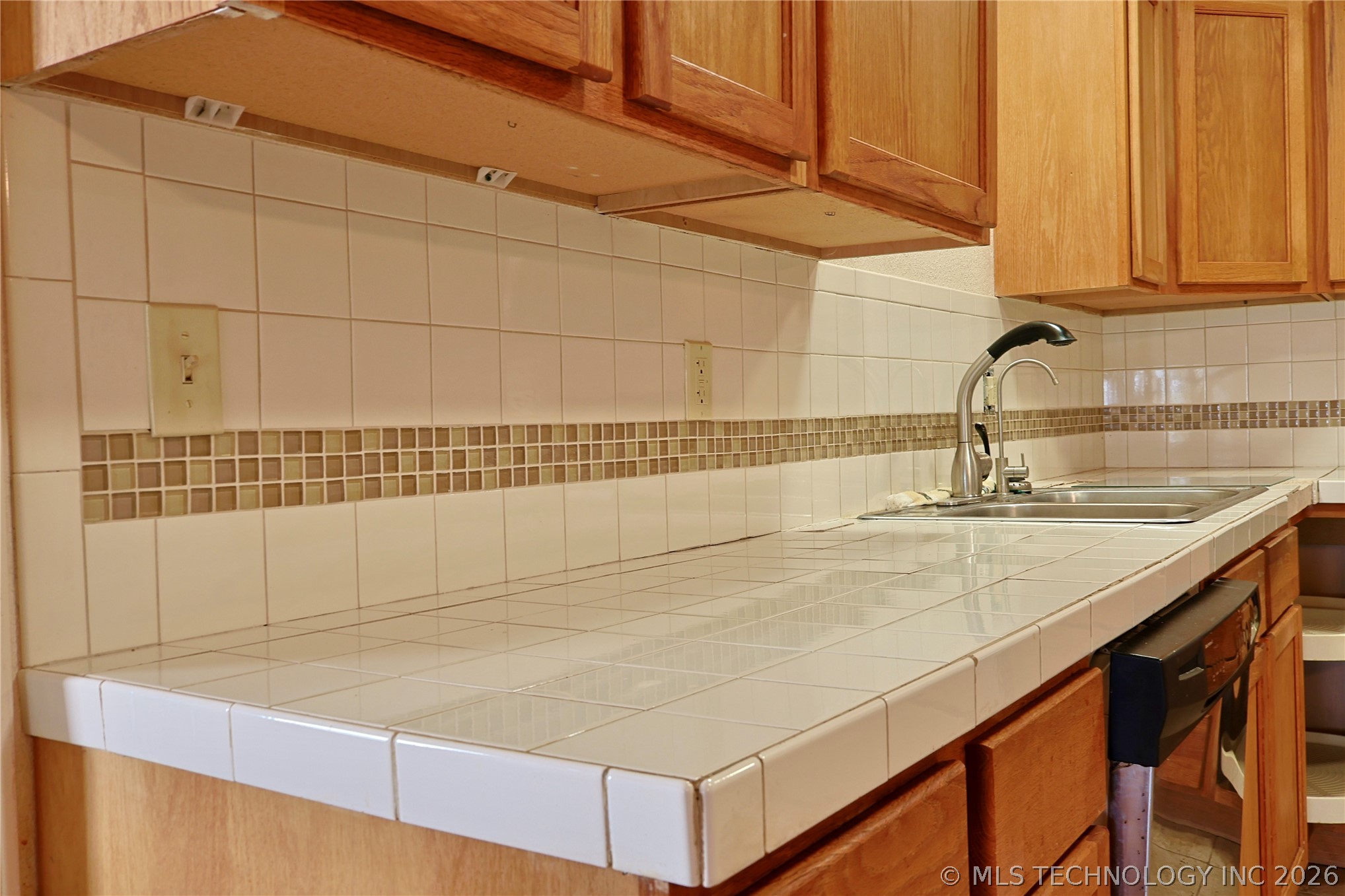 415461 E 1094 Road Property Photo 7