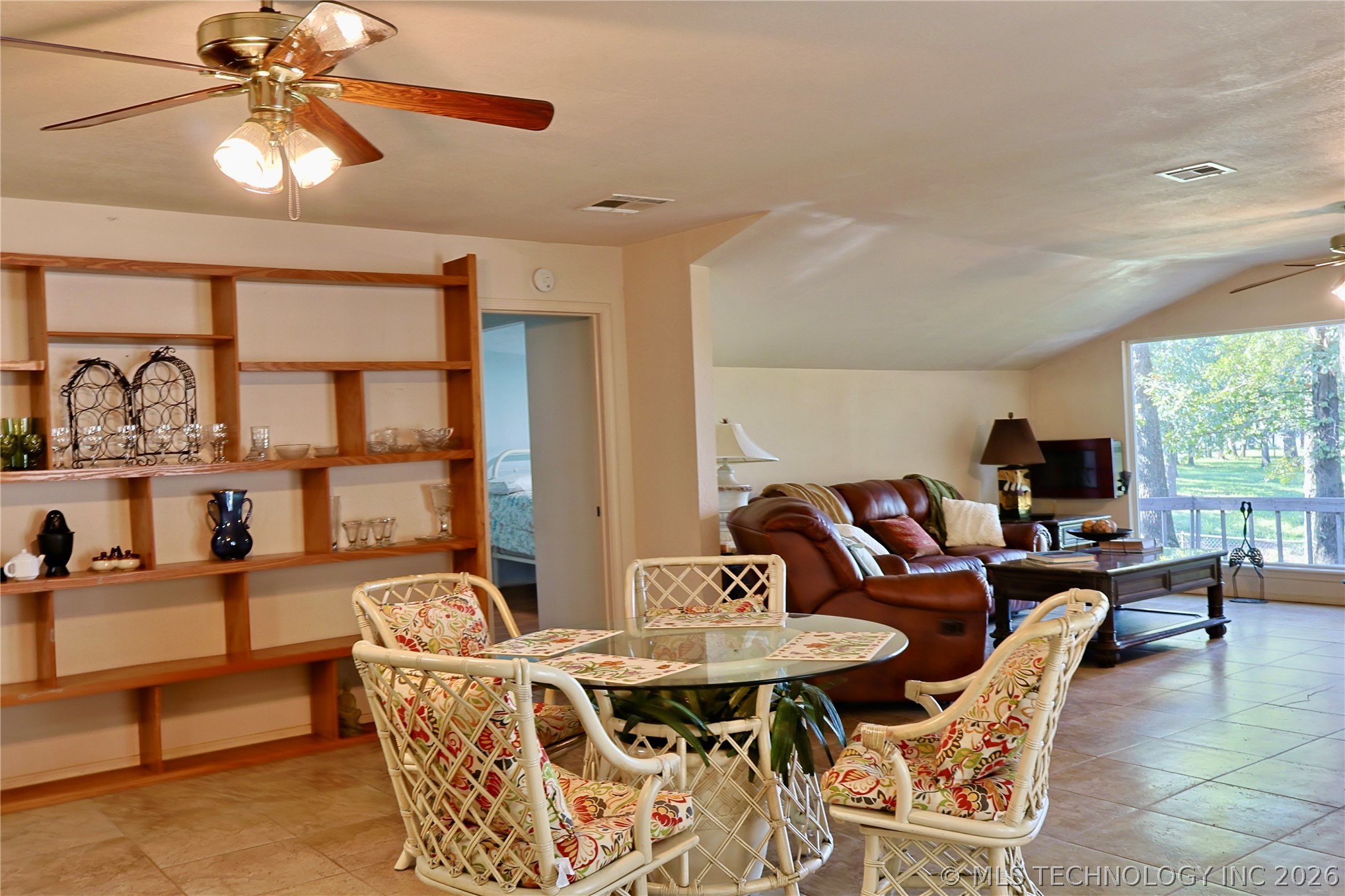 415461 E 1094 Road Property Photo 9