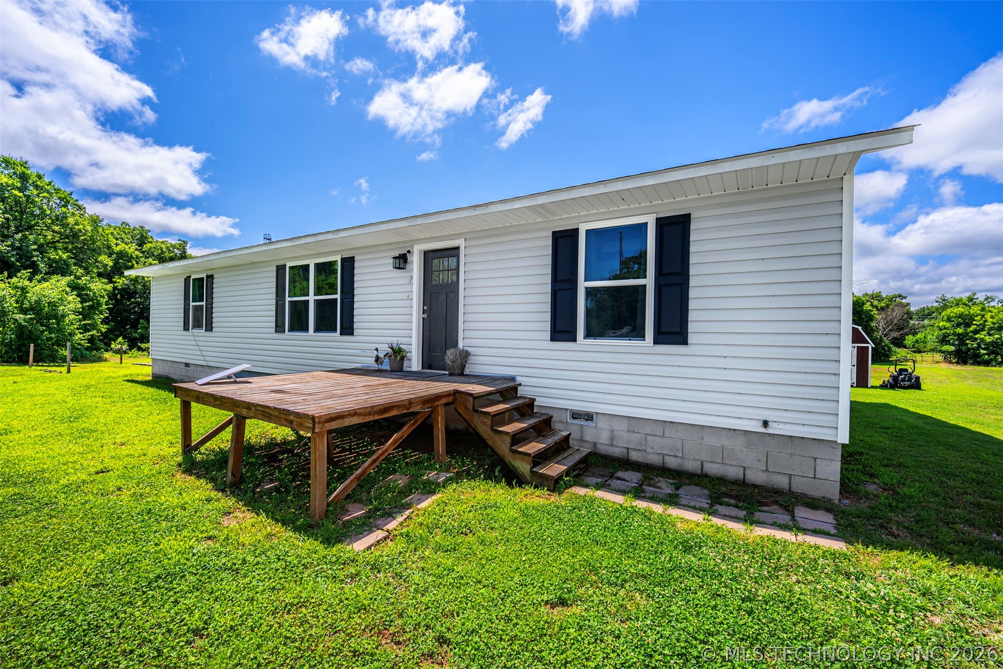 7403 County Road 147 E Property Photo 1