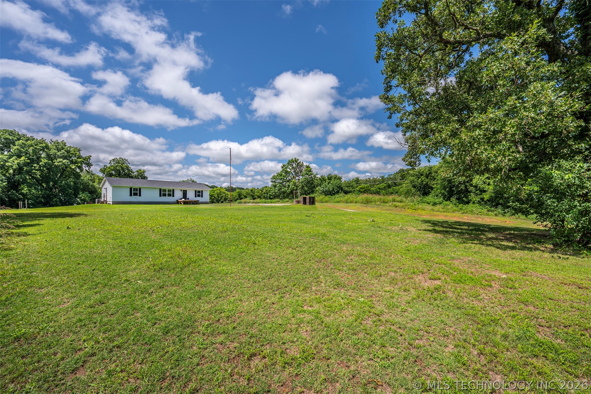 7403 County Road 147 E Property Photo 6