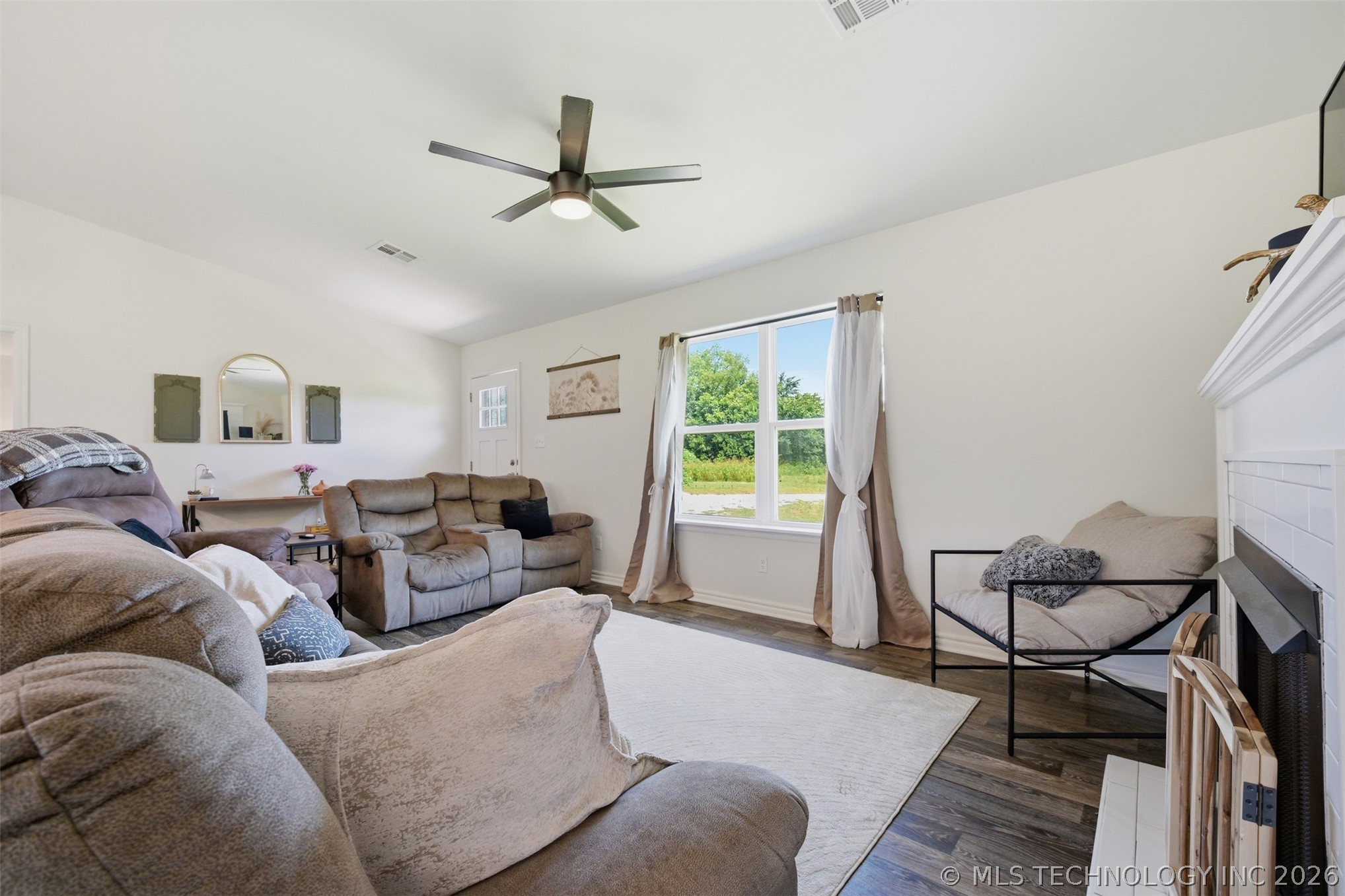 7403 County Road 147 E Property Photo 8
