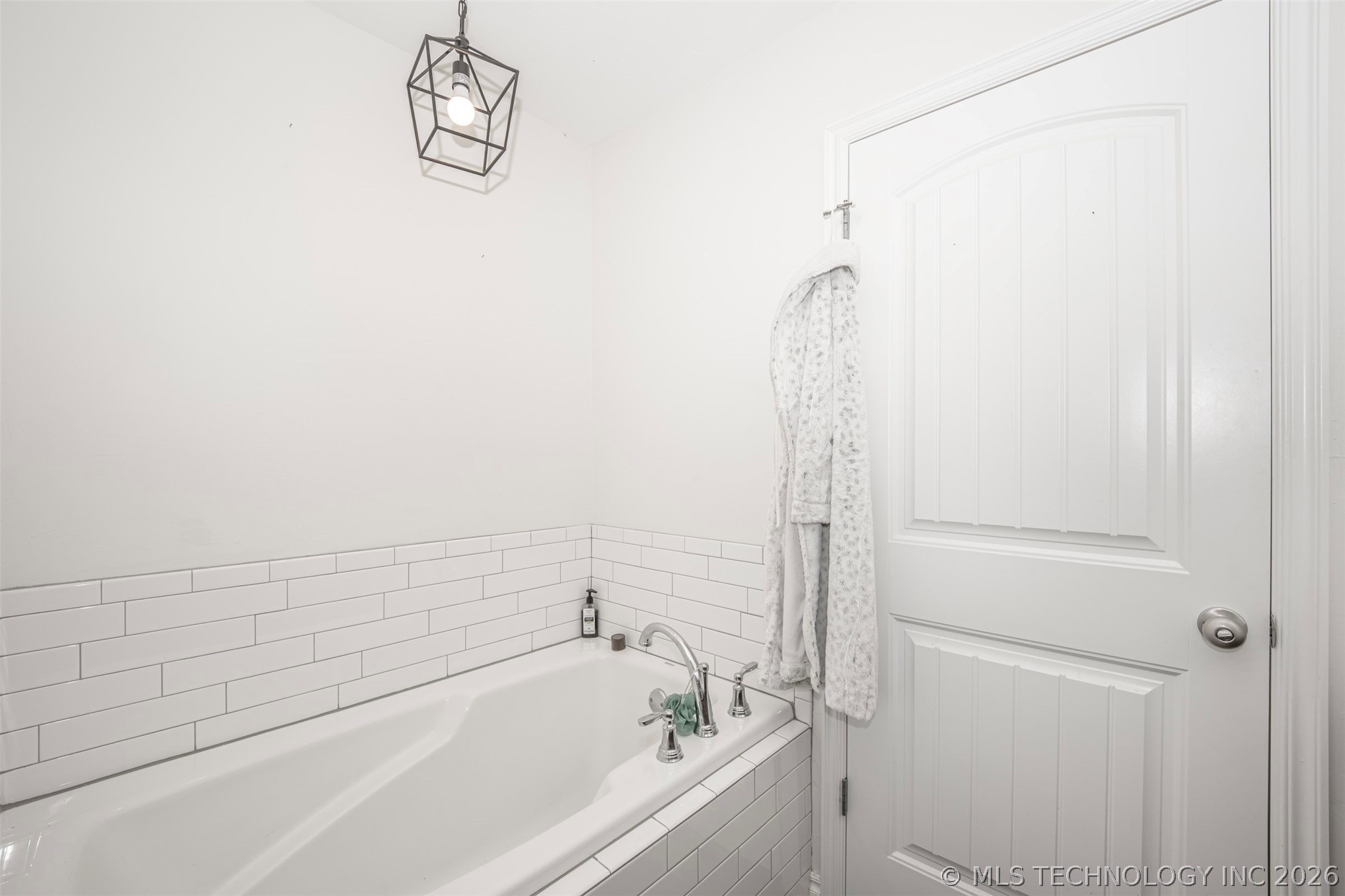 7403 County Road 147 E Property Photo 11