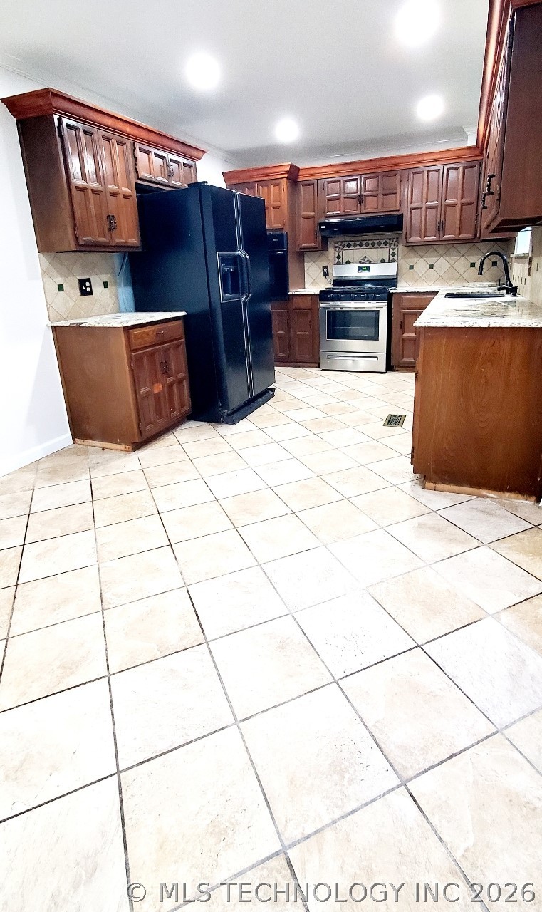 9131 E 17th Street Property Photo 4