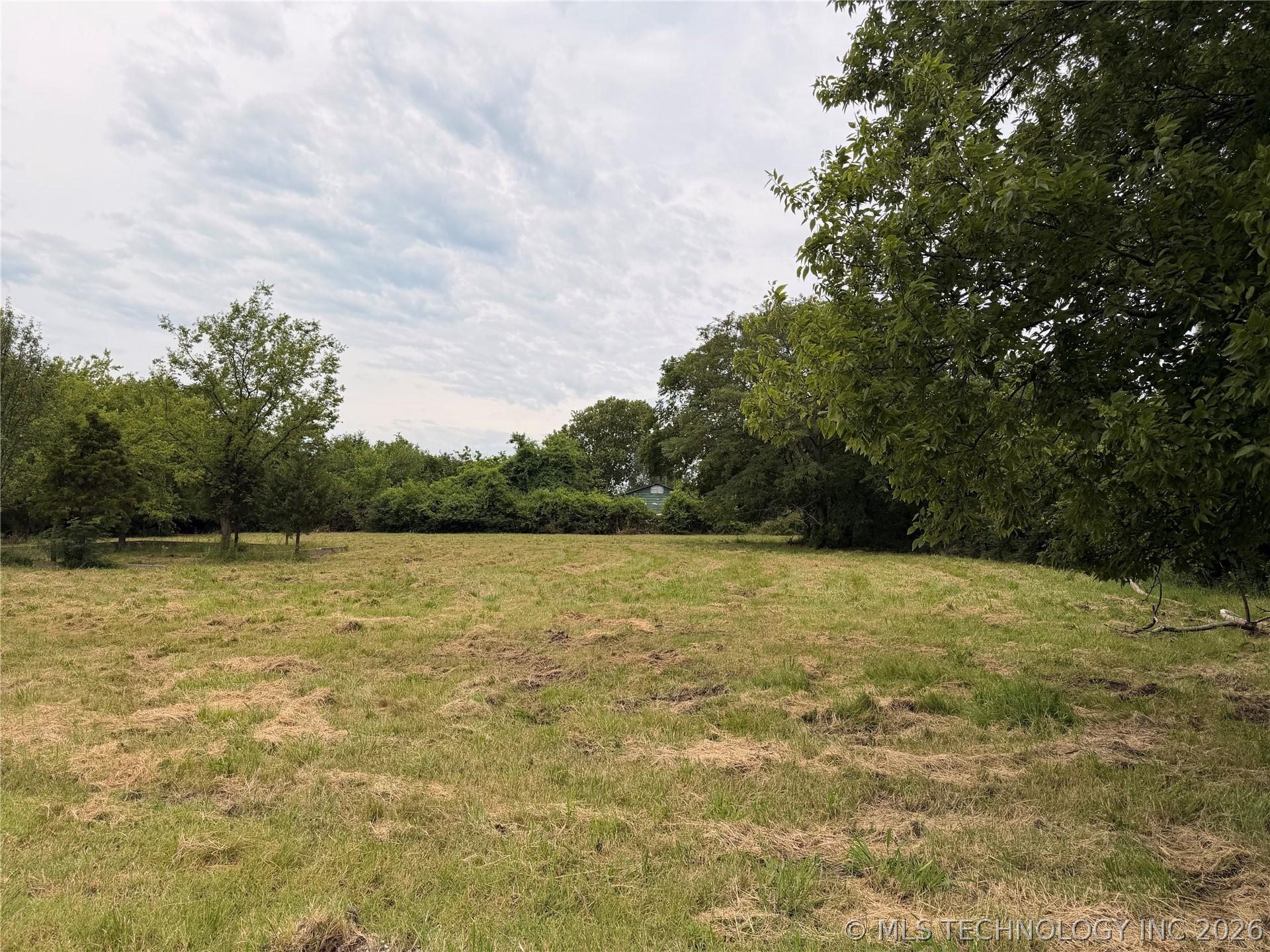 4718 E 472nd Road Property Photo 1