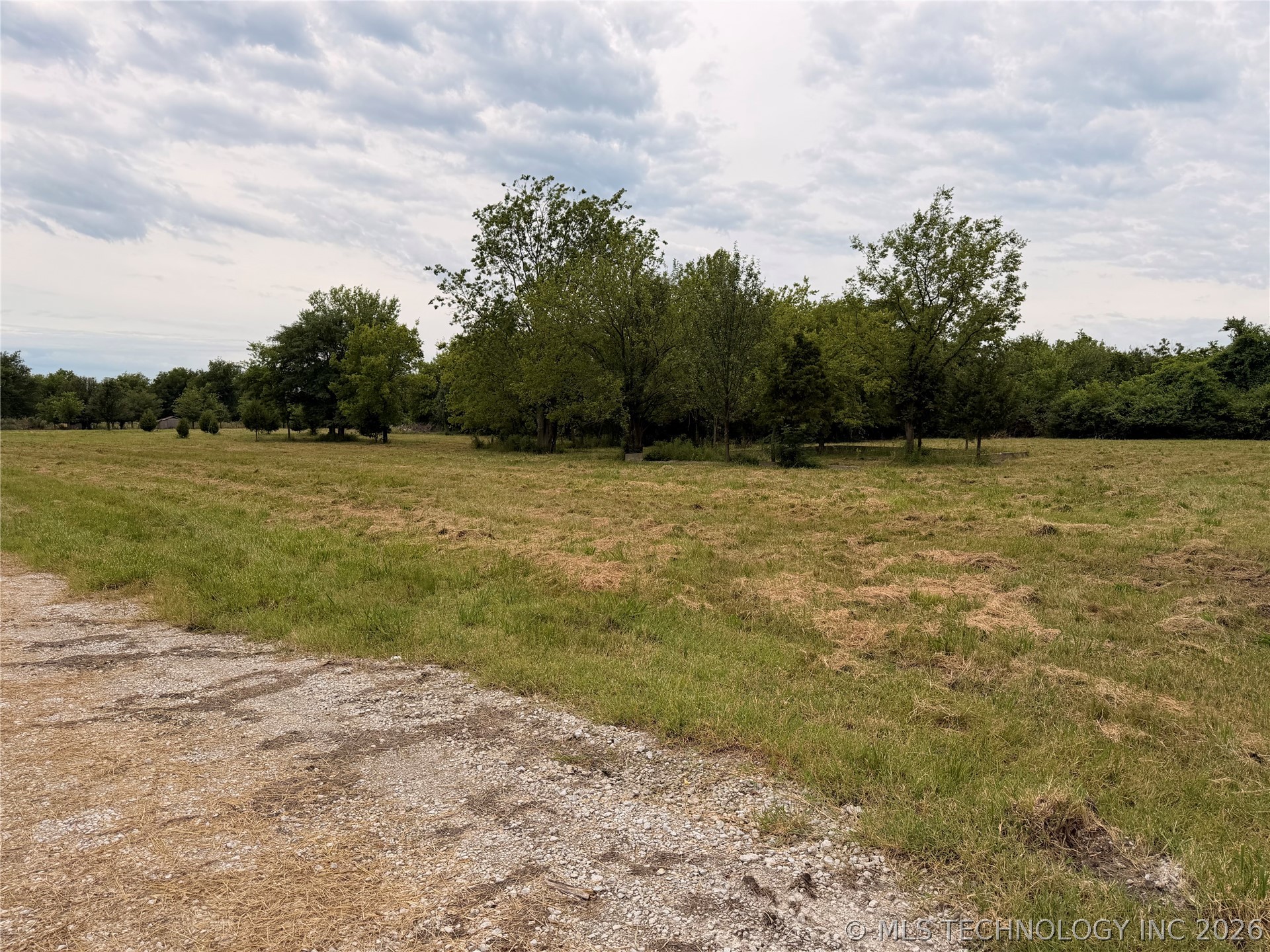 4718 E 472nd Road Property Photo 6