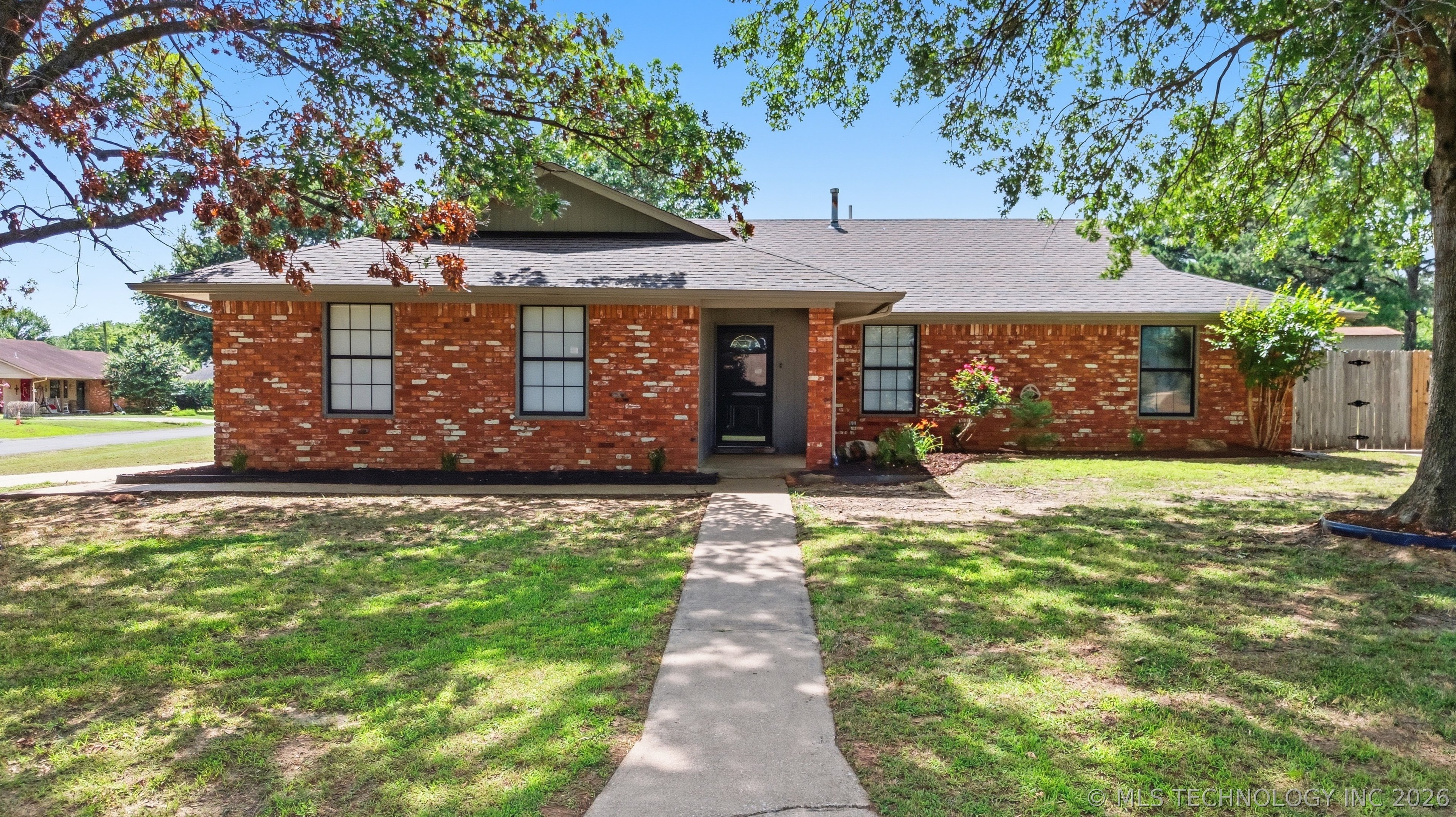 1103 N Scott Avenue Property Photo 1