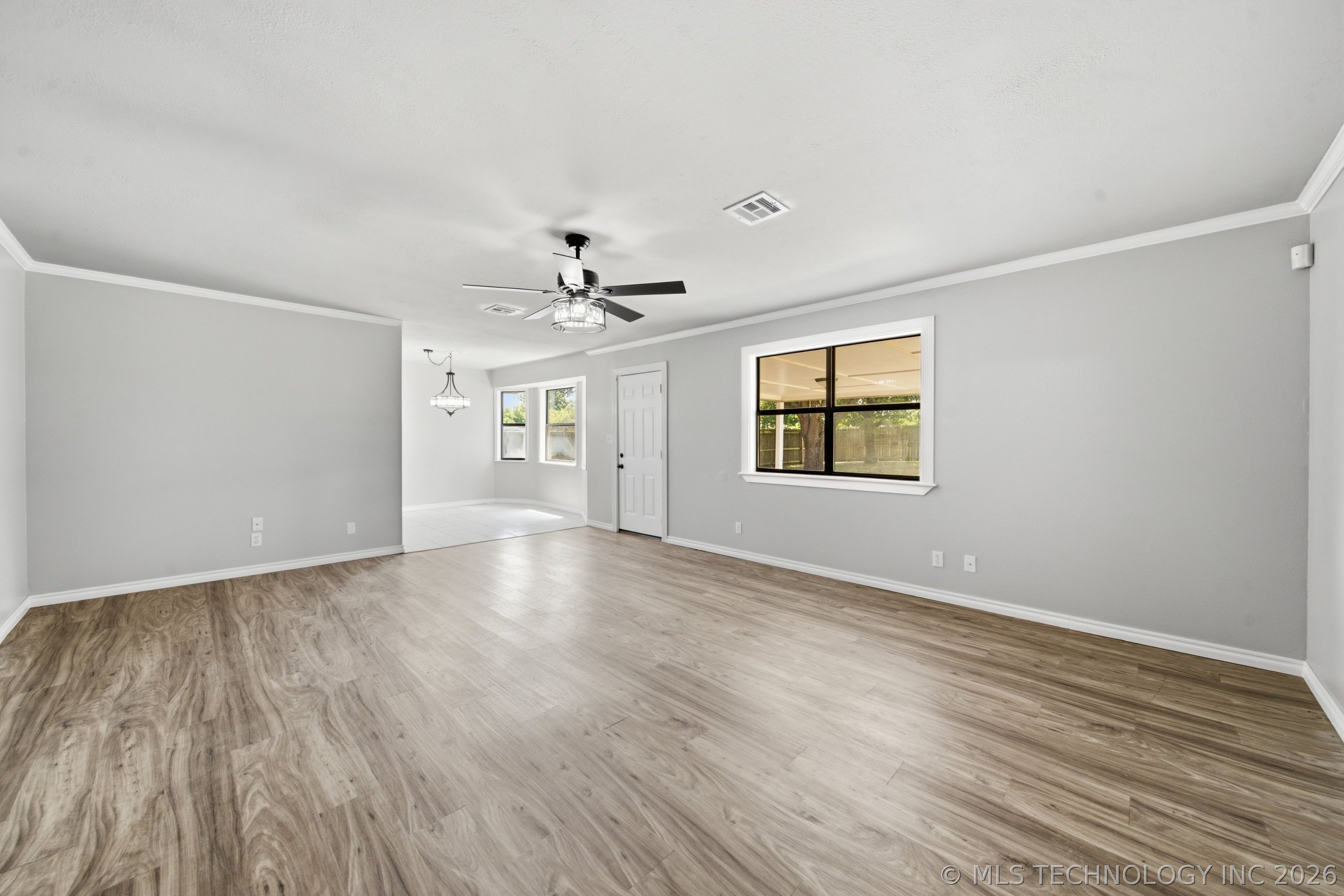 1103 N Scott Avenue Property Photo 6