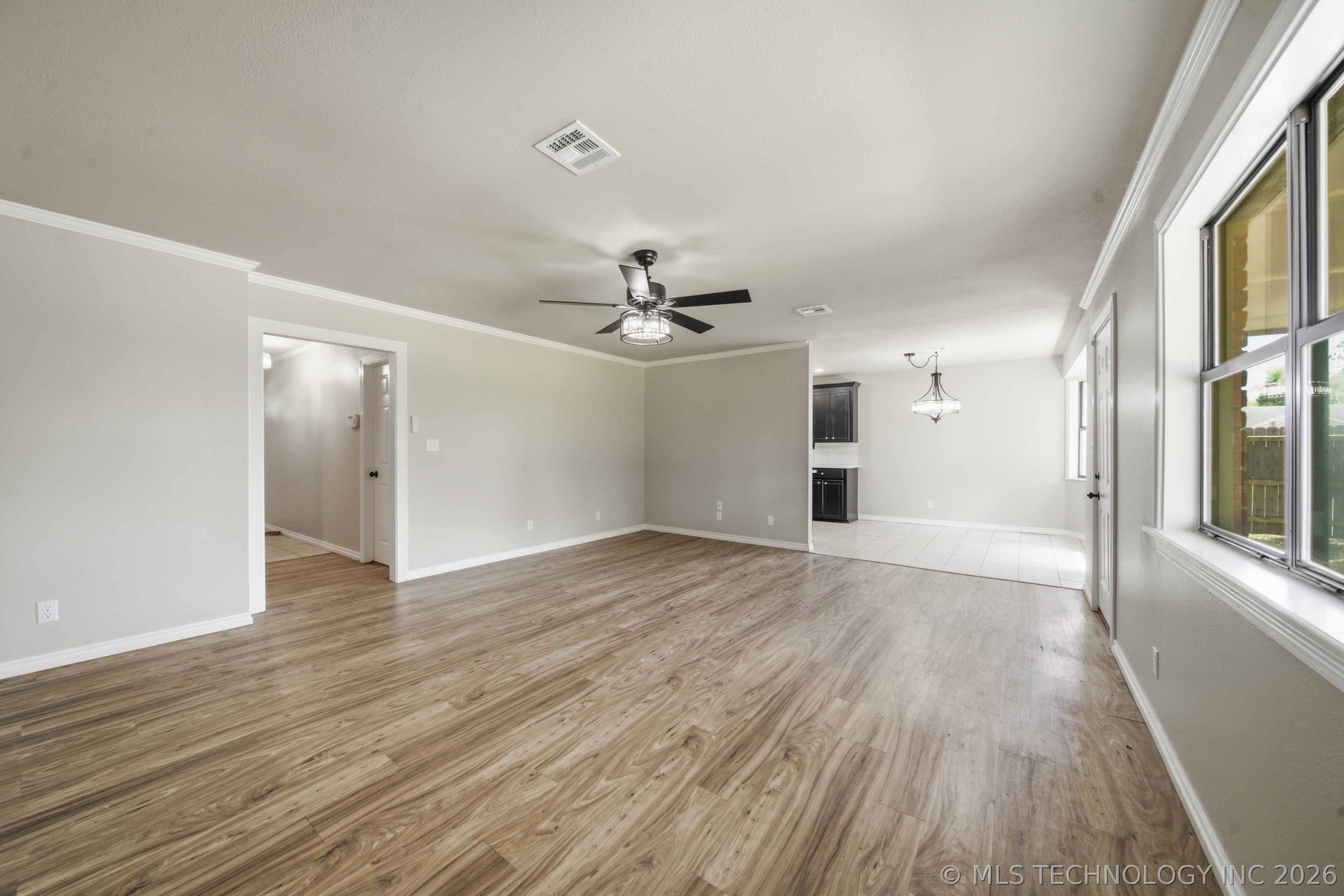 1103 N Scott Avenue Property Photo 7