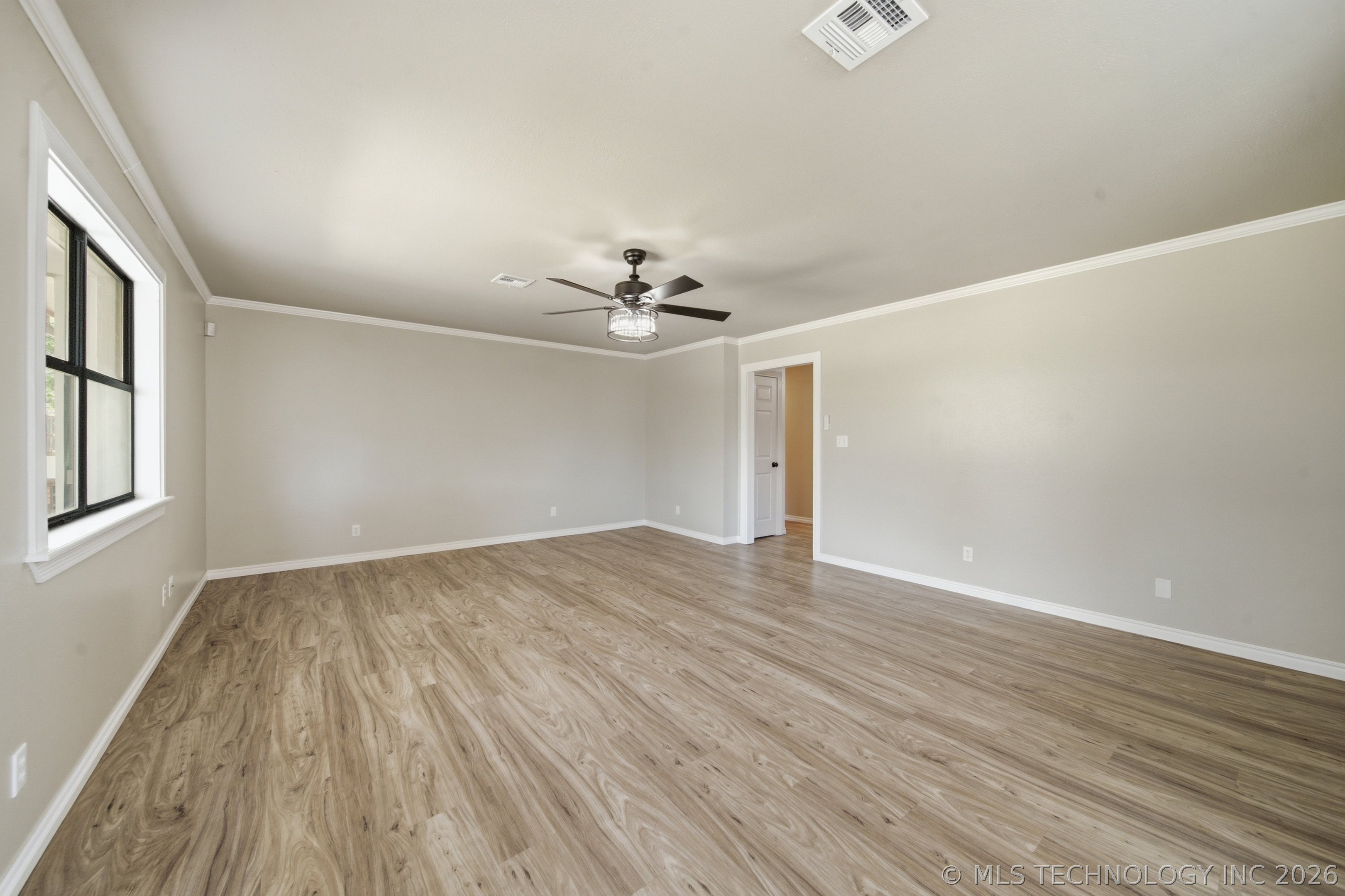 1103 N Scott Avenue Property Photo 8