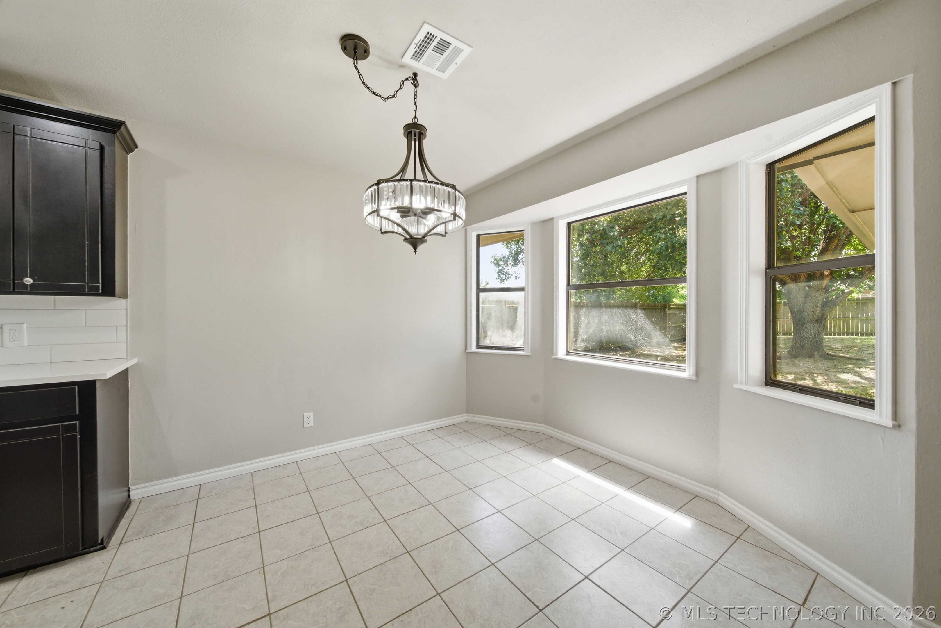 1103 N Scott Avenue Property Photo 10