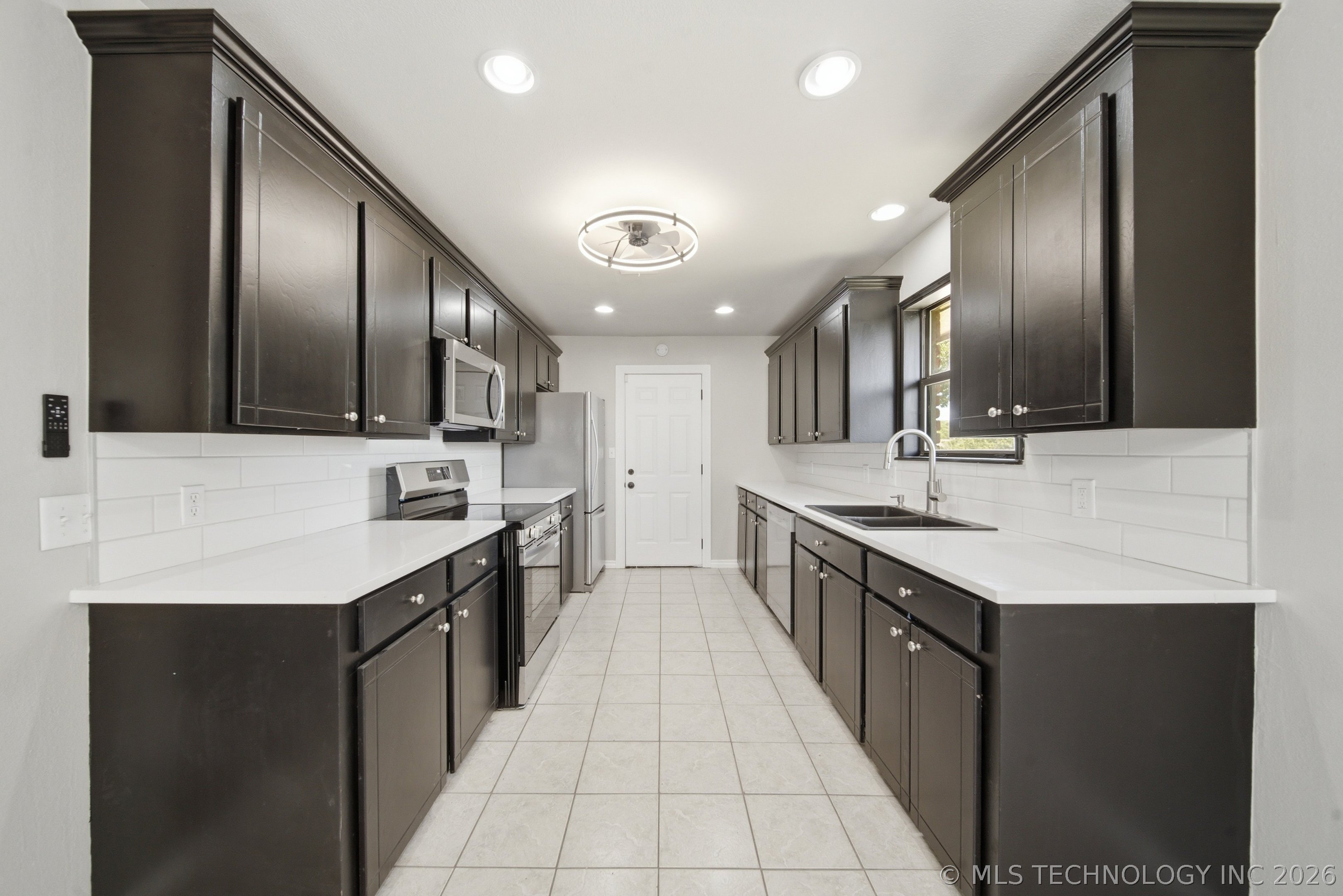 1103 N Scott Avenue Property Photo 13