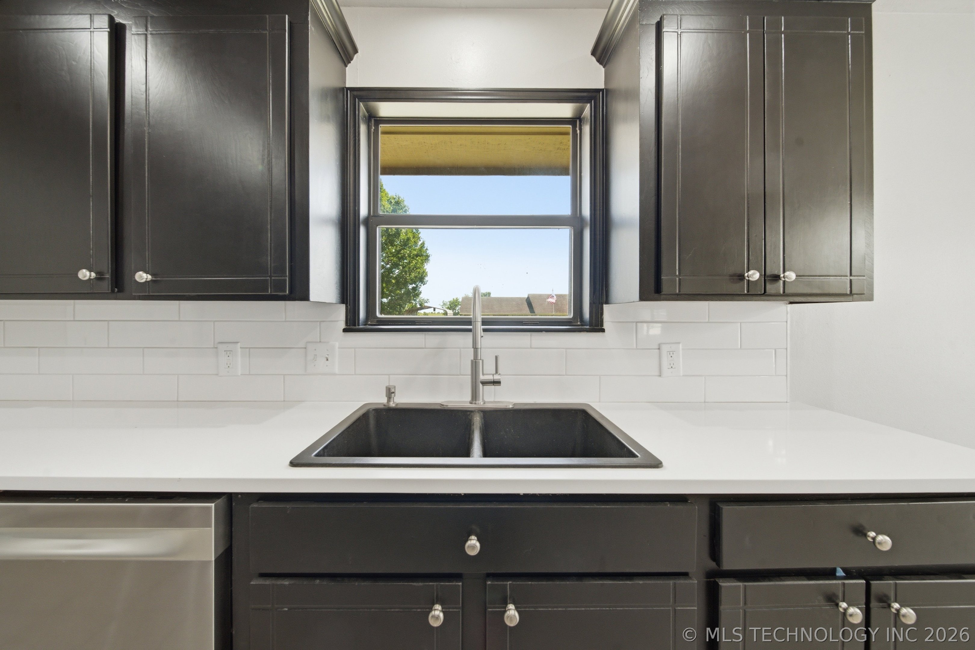 1103 N Scott Avenue Property Photo 14
