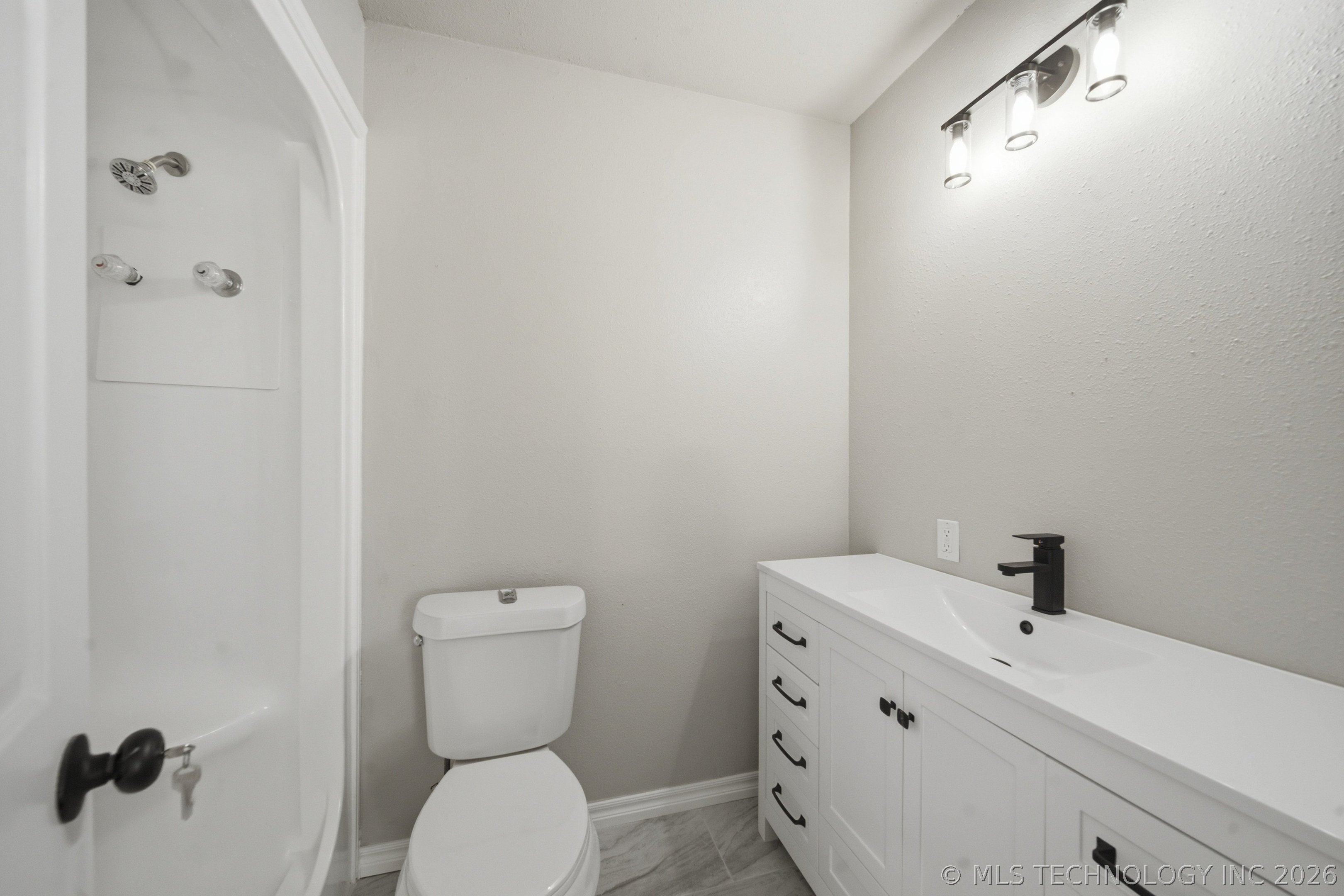 1103 N Scott Avenue Property Photo 23