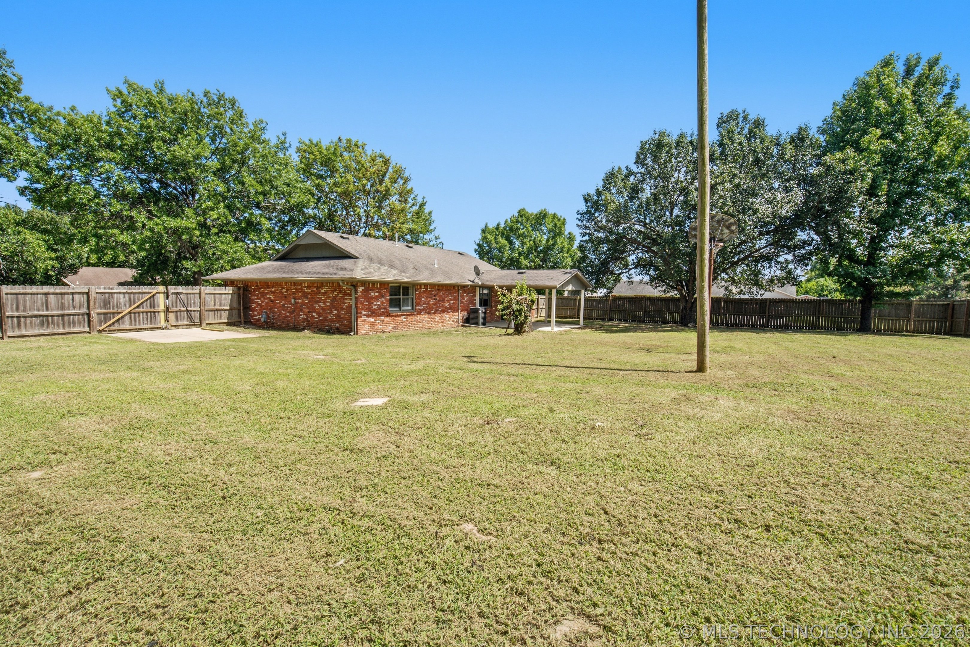1103 N Scott Avenue Property Photo 29