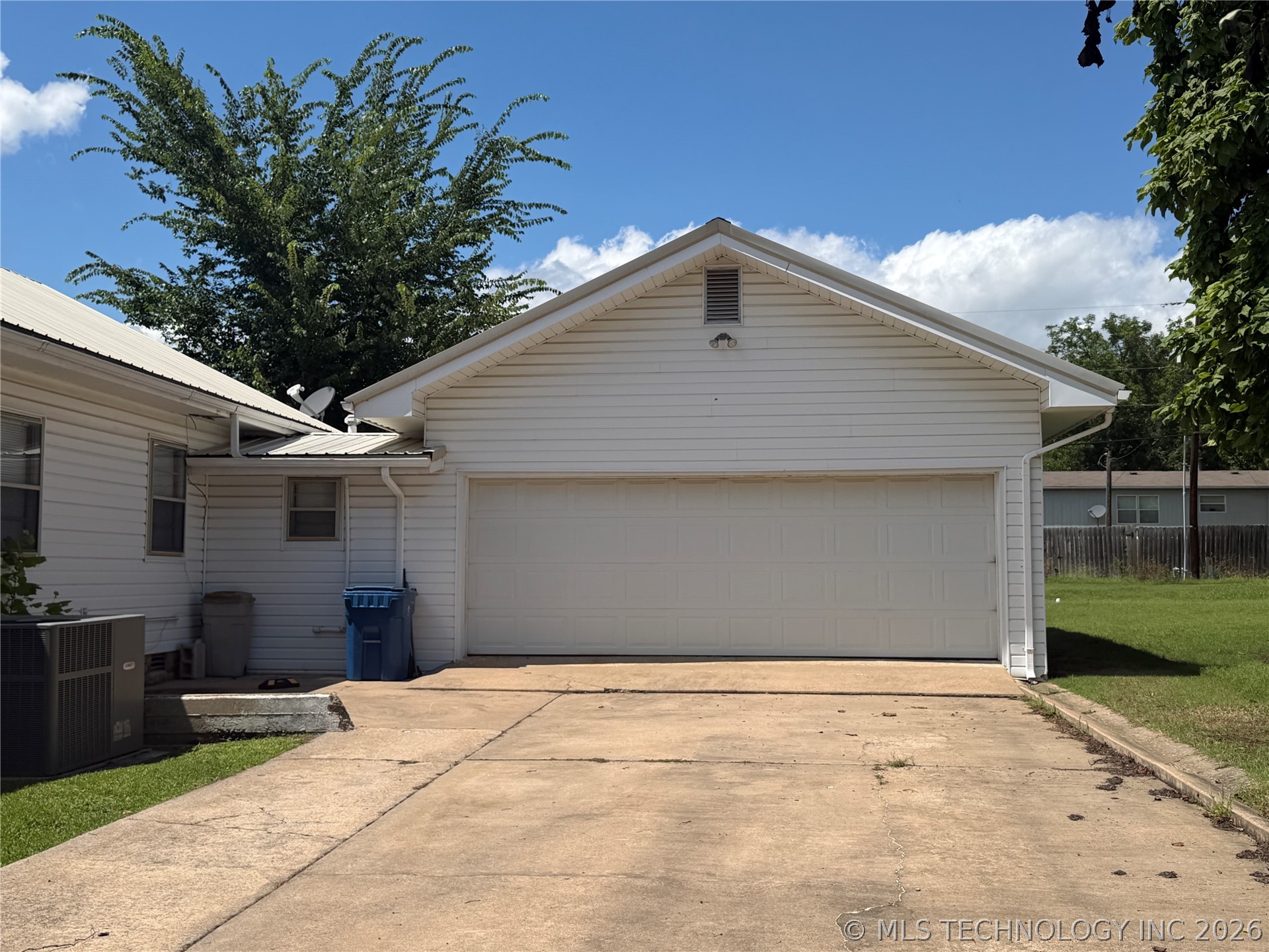 501 E Ada Property Photo 2