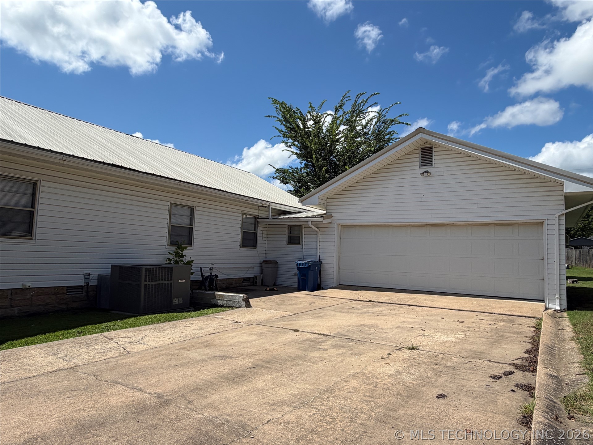 501 E Ada Property Photo 5