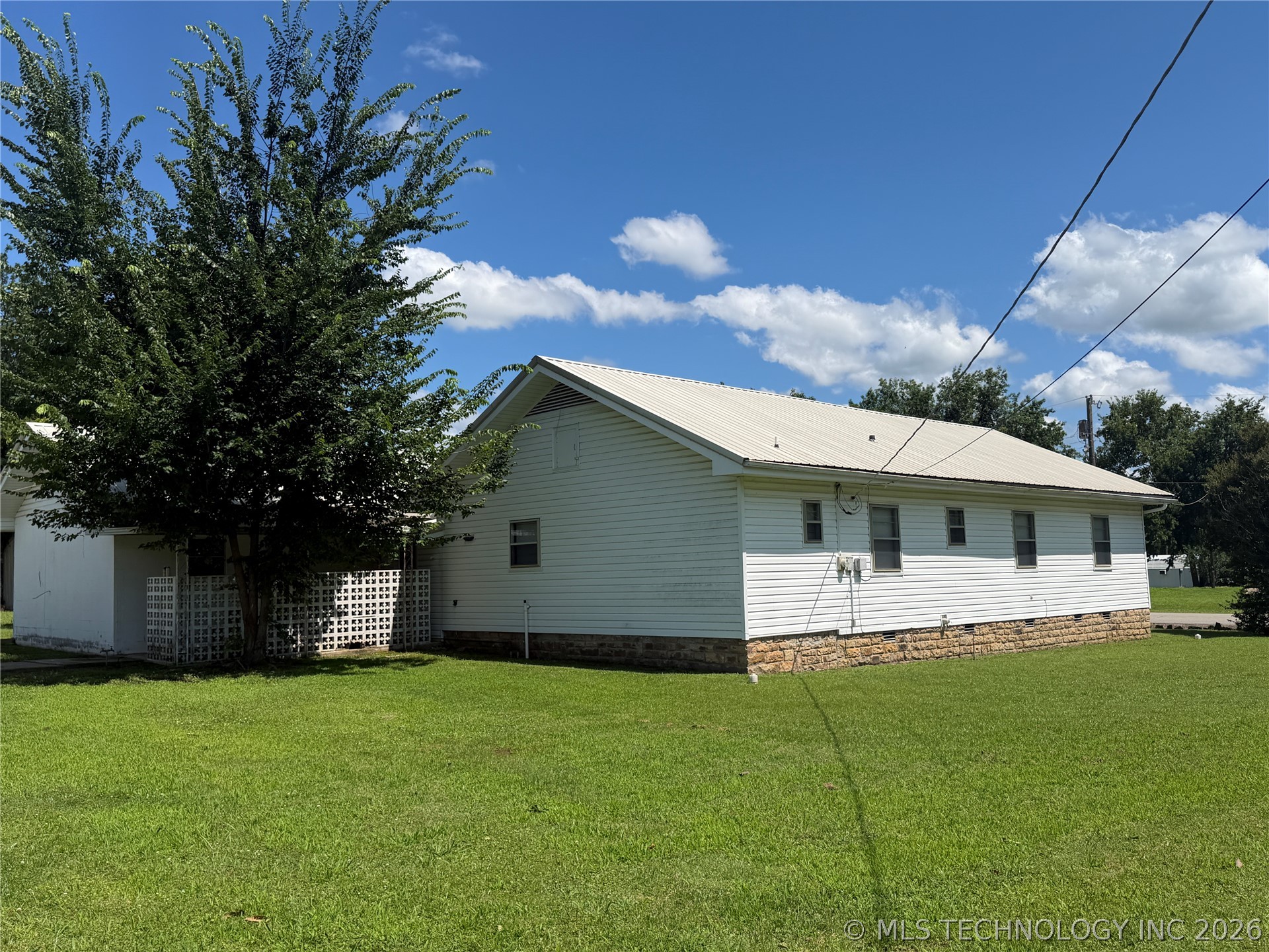 501 E Ada Property Photo 6