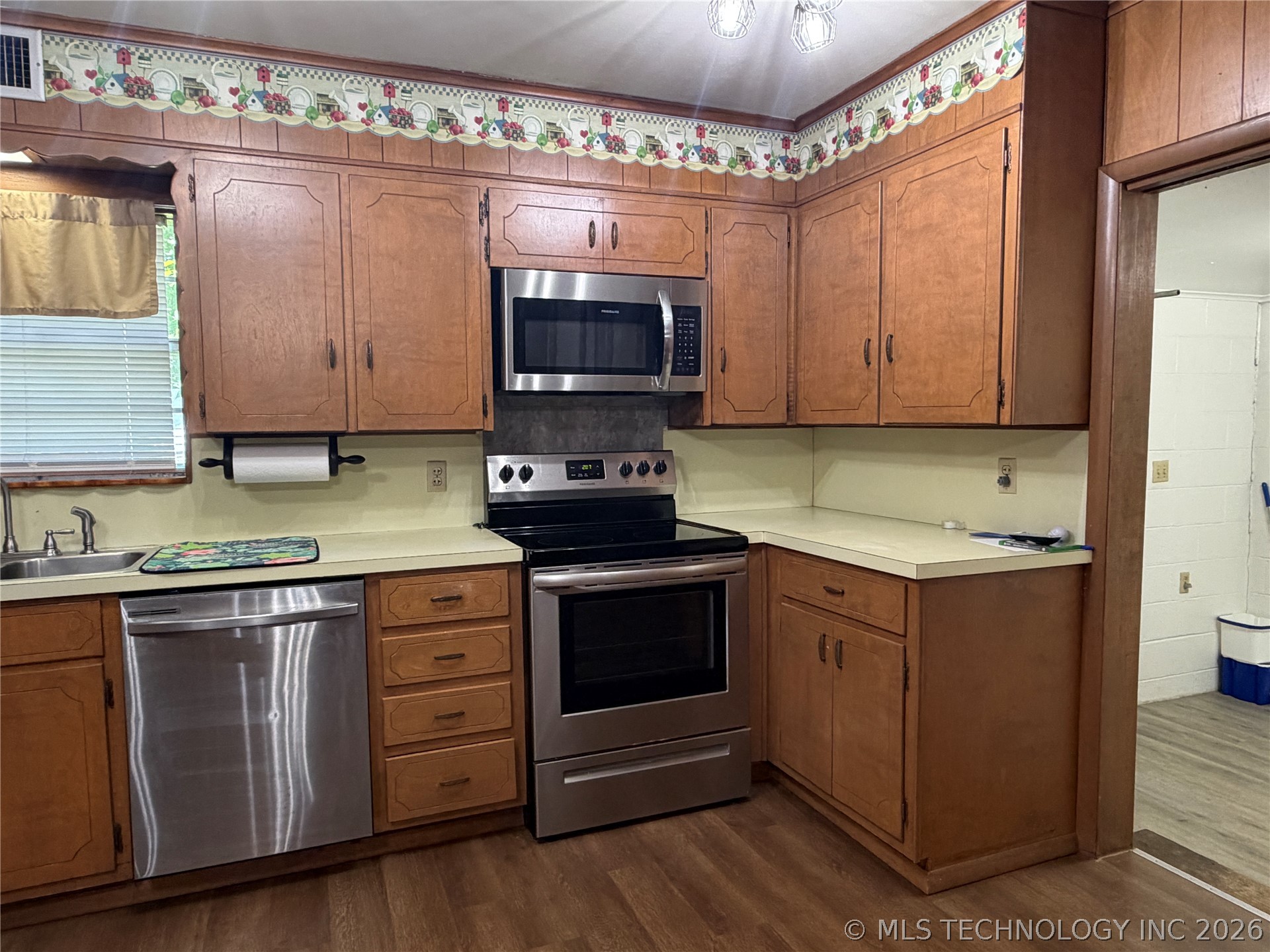 501 E Ada Property Photo 10