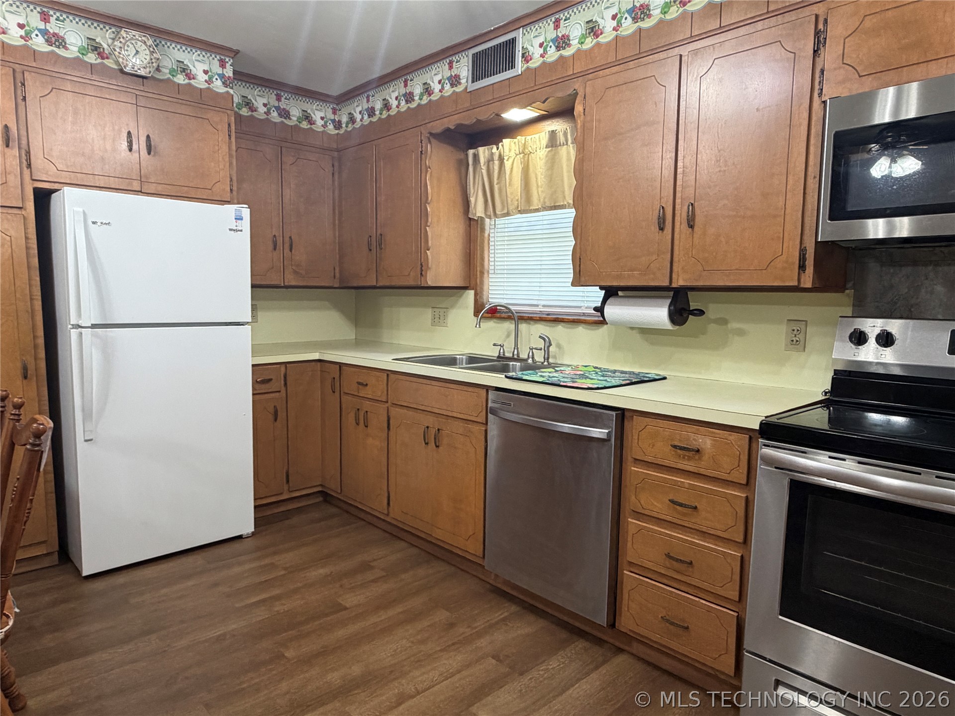 501 E Ada Property Photo 11