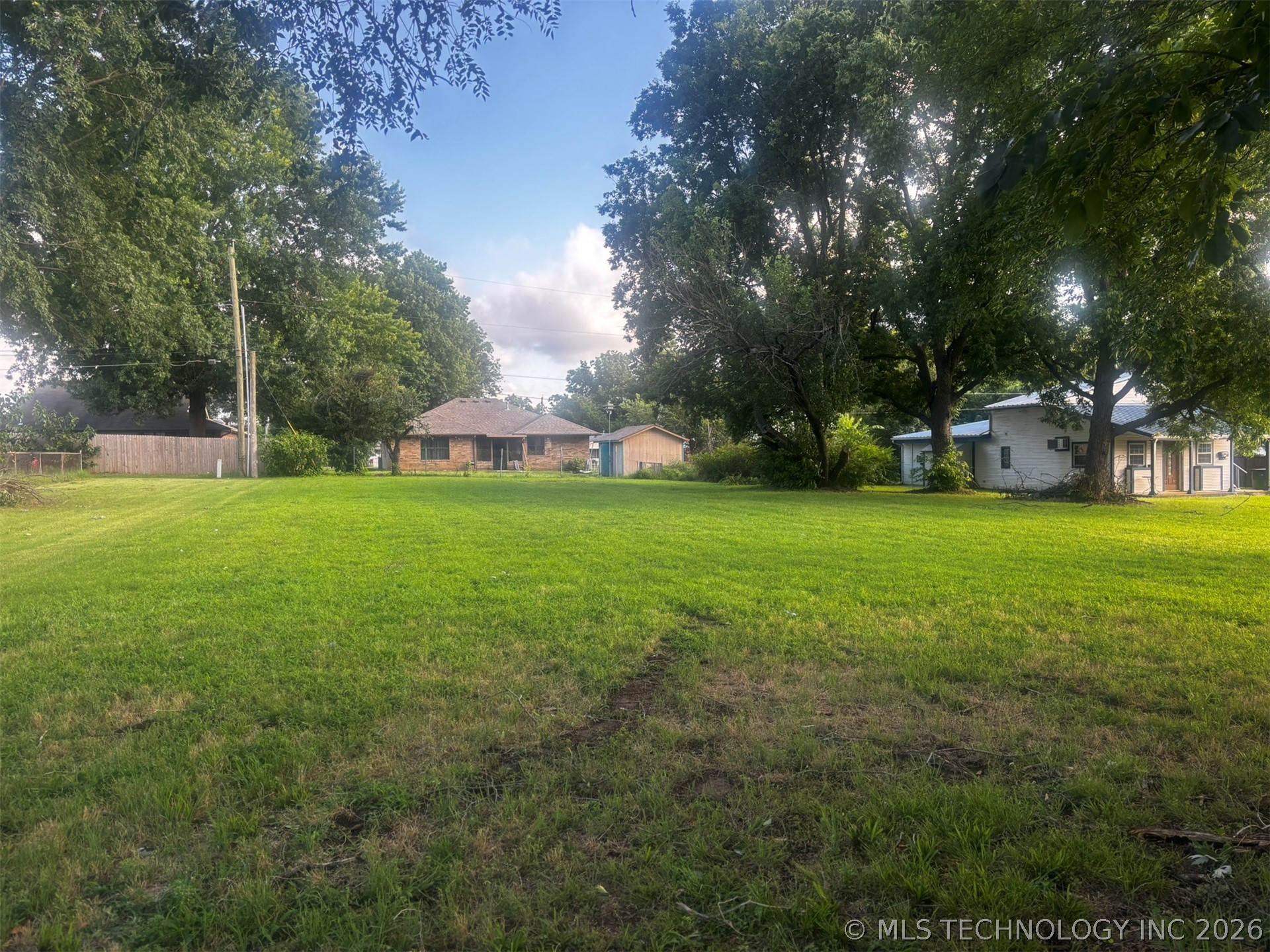 1320 E 12th Street Property Photo 2