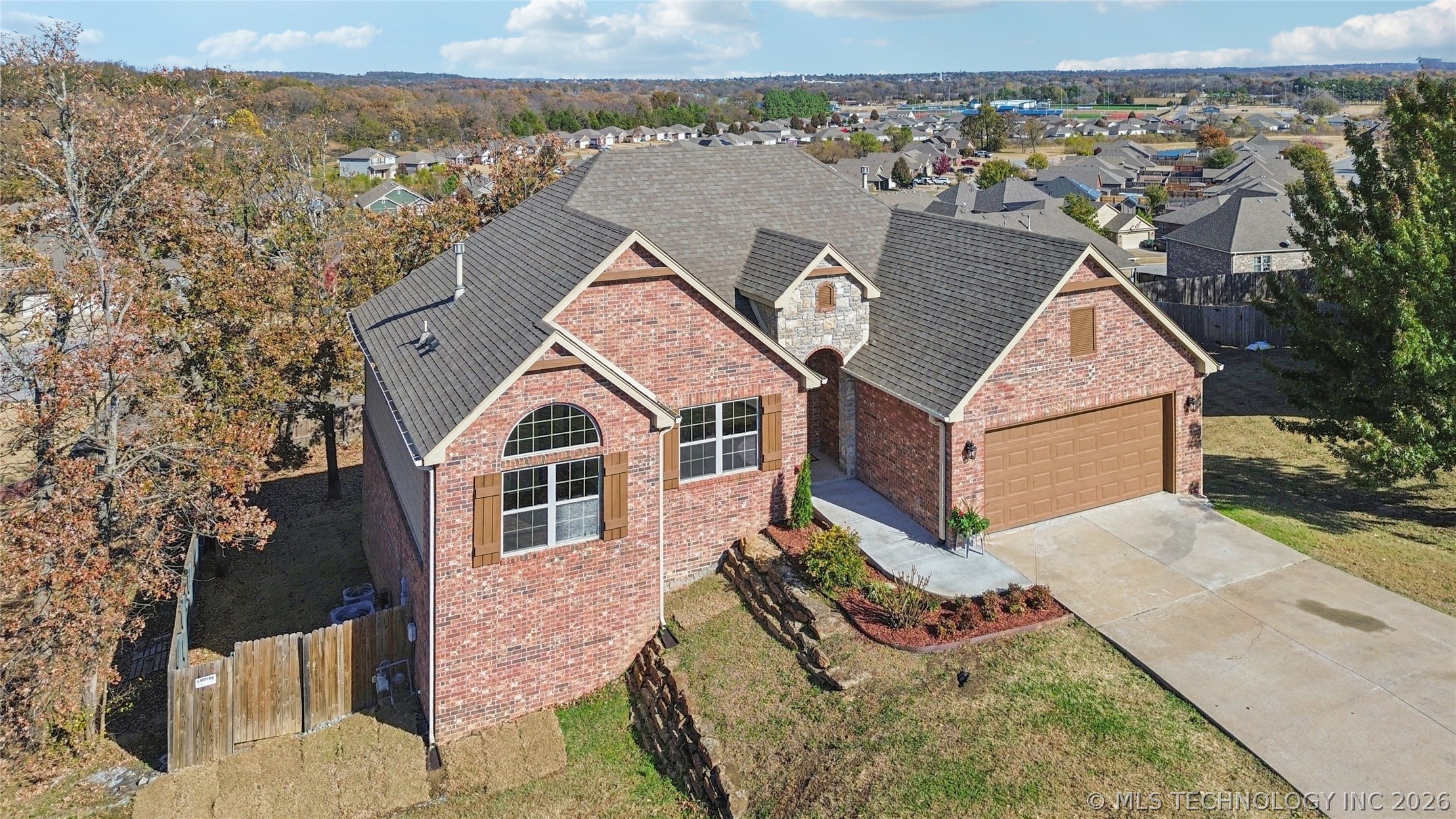 1515 Emily Circle Property Photo 2