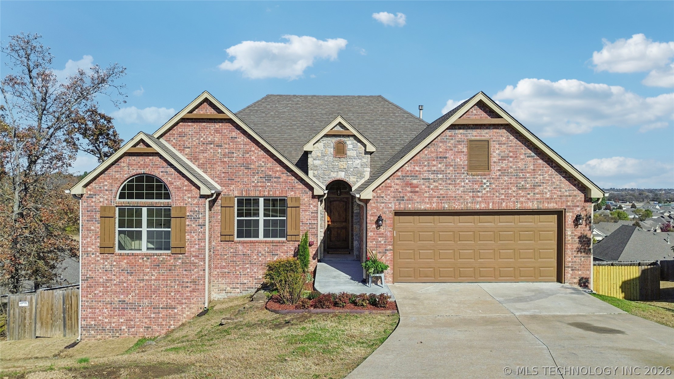 1515 Emily Circle Property Photo 3