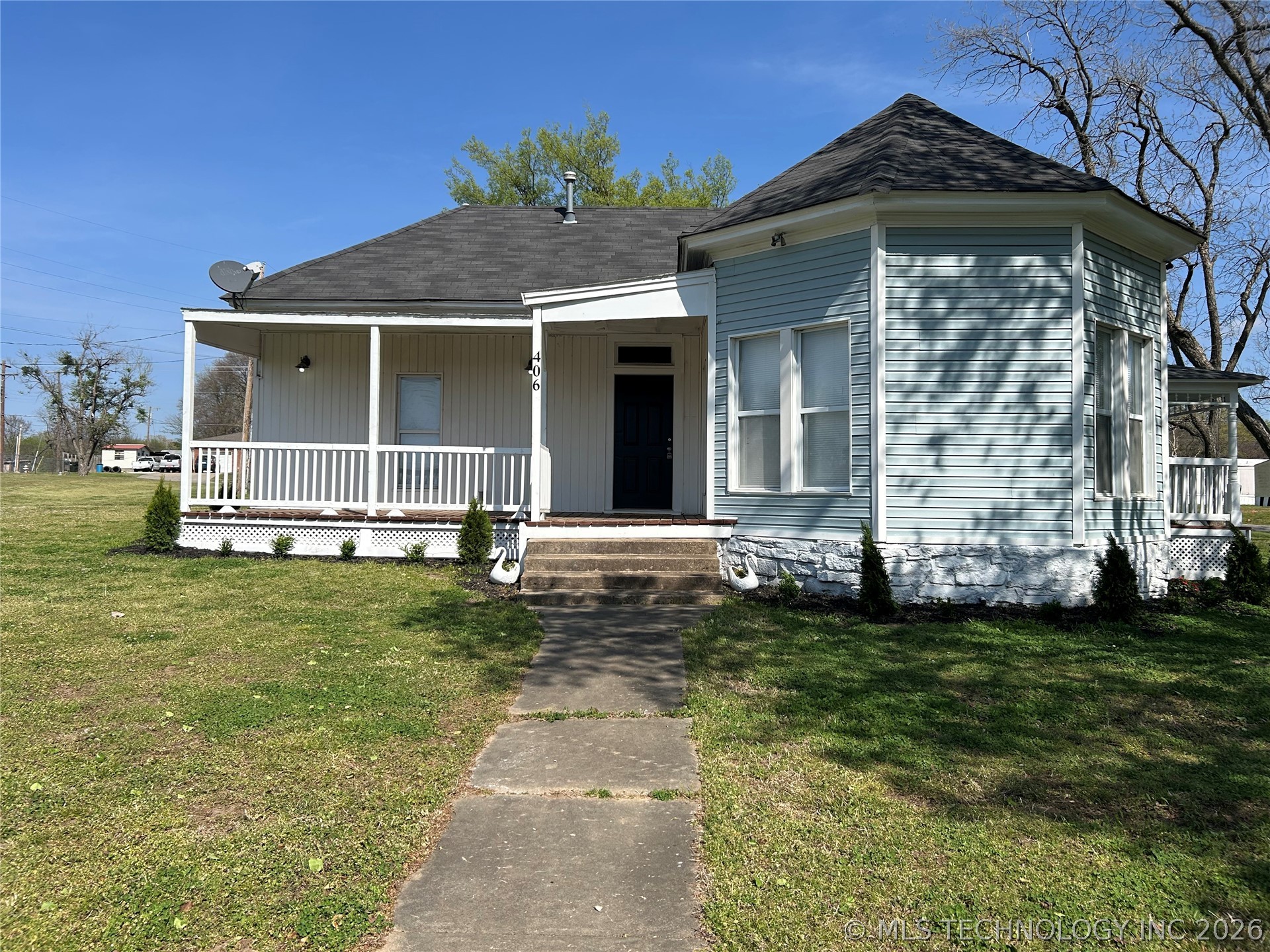 406 Creek Avenue Property Photo 1