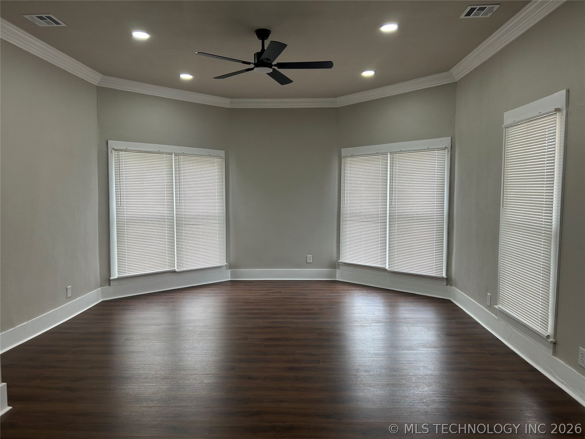 406 Creek Avenue Property Photo 6