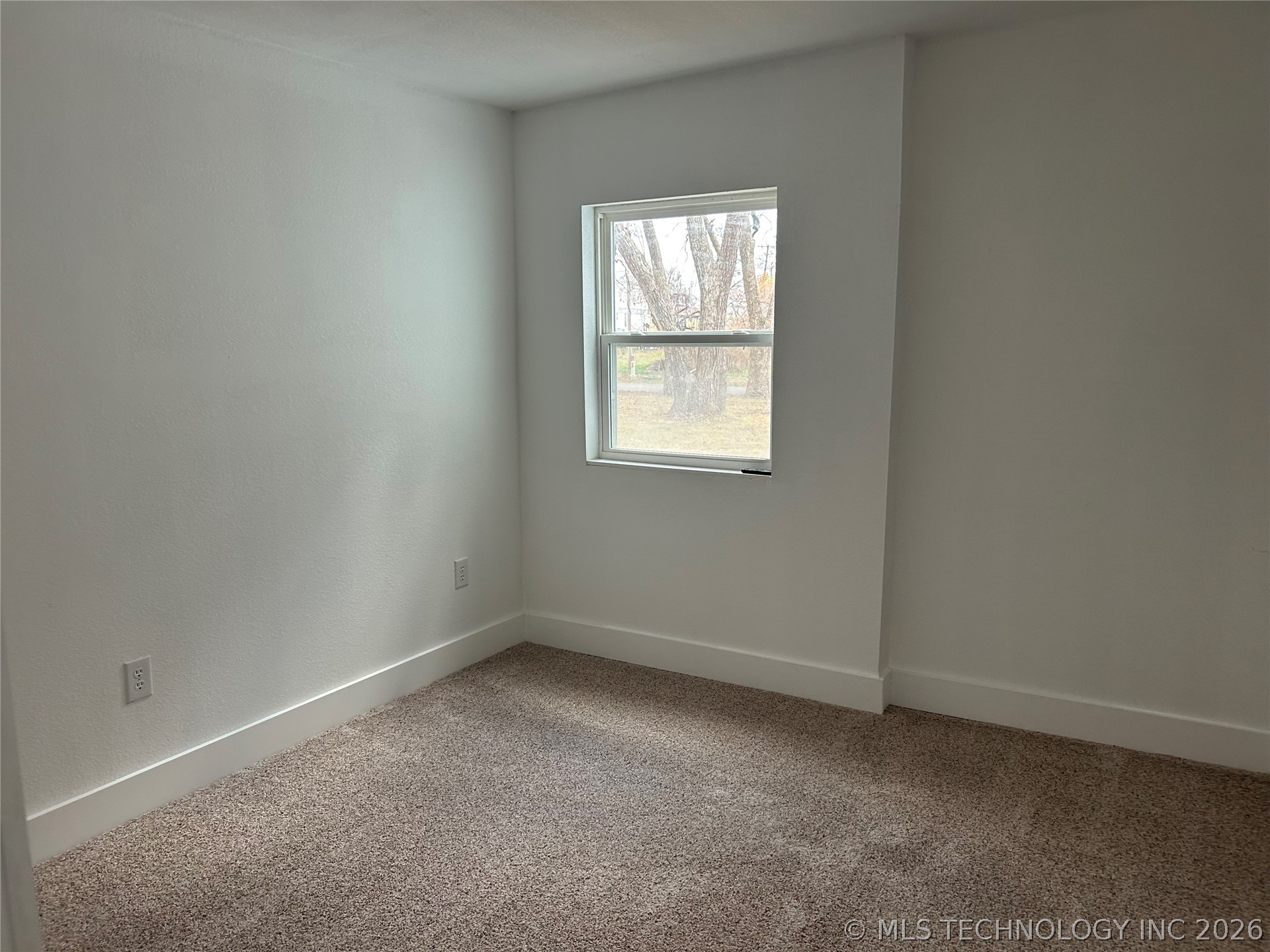406 Creek Avenue Property Photo 16