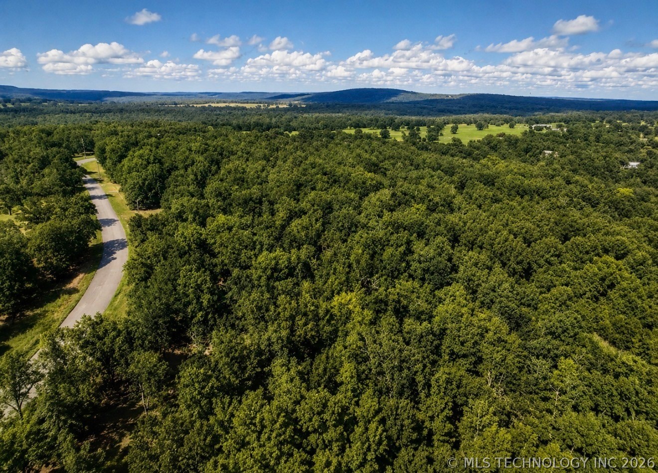 4547 Road Property Photo 2