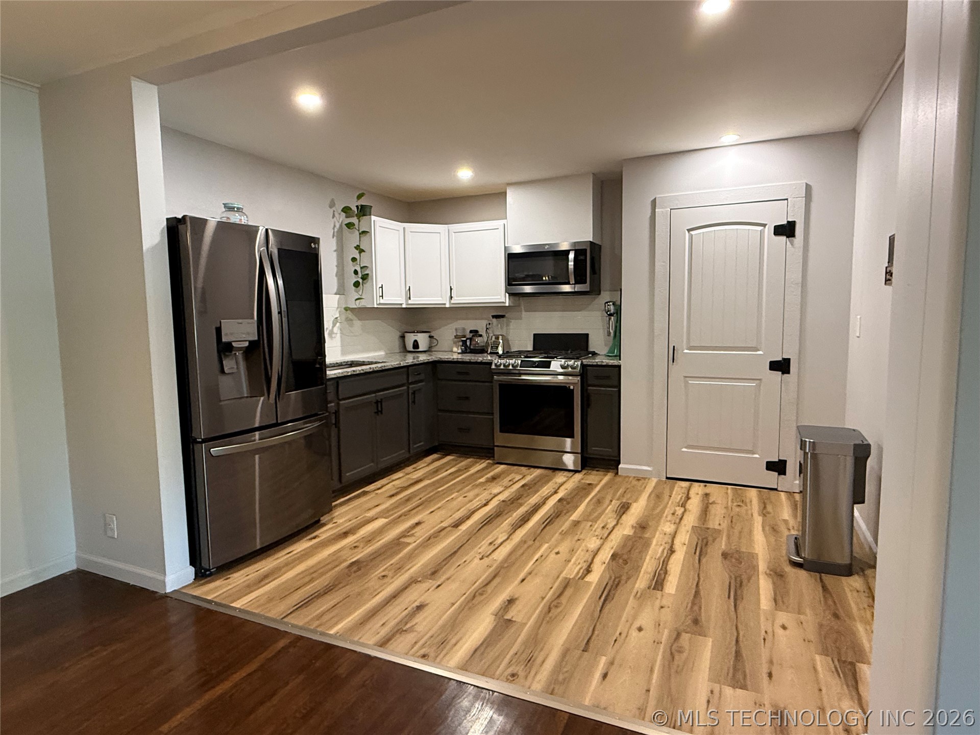 8944 E Newton Street Property Photo 6