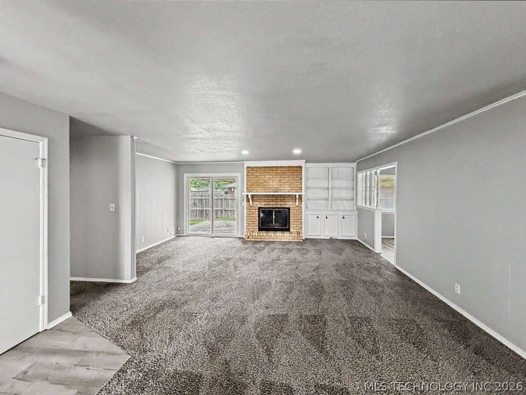 5210 S 74th Avenue E Property Photo 3
