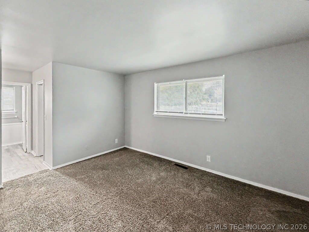 5210 S 74th Avenue E Property Photo 17