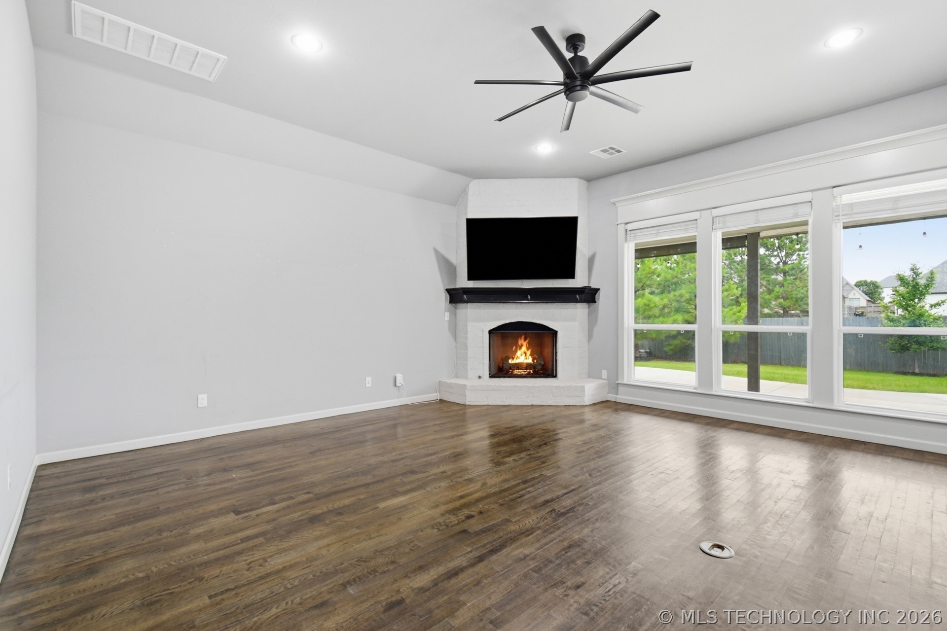 424 E 126th Street S Property Photo 9