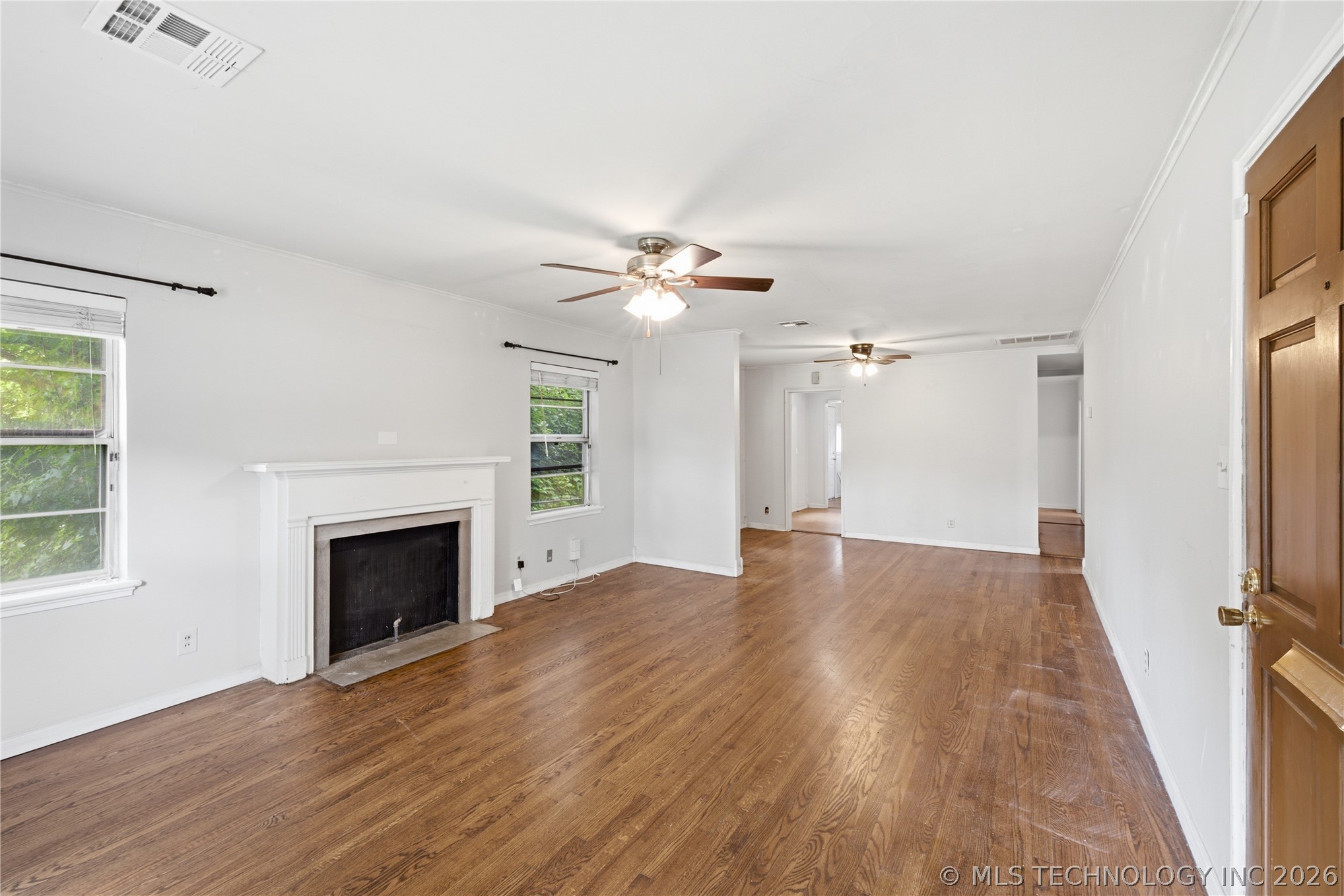 2747 E 4th Street Property Photo 4