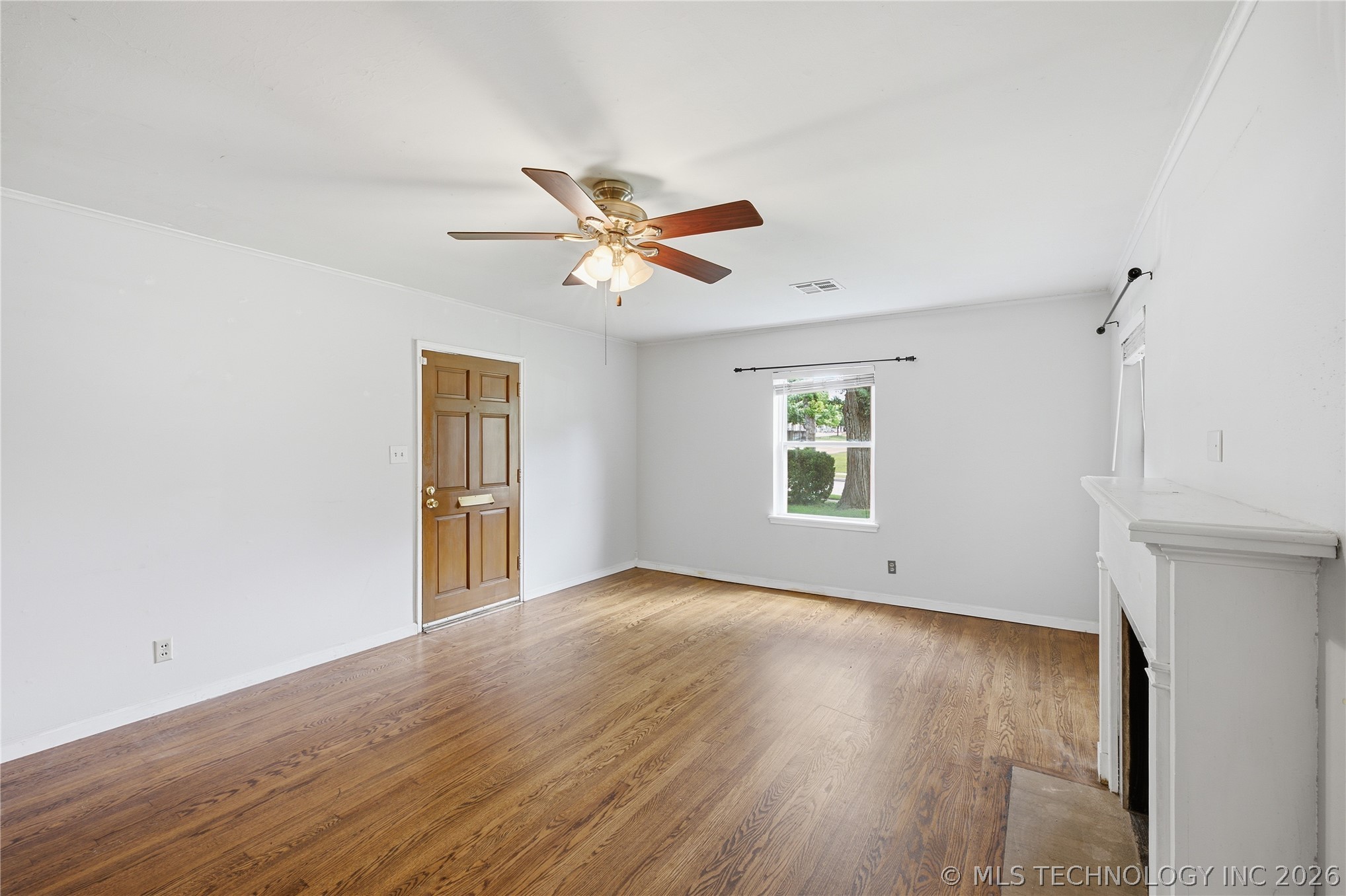 2747 E 4th Street Property Photo 5