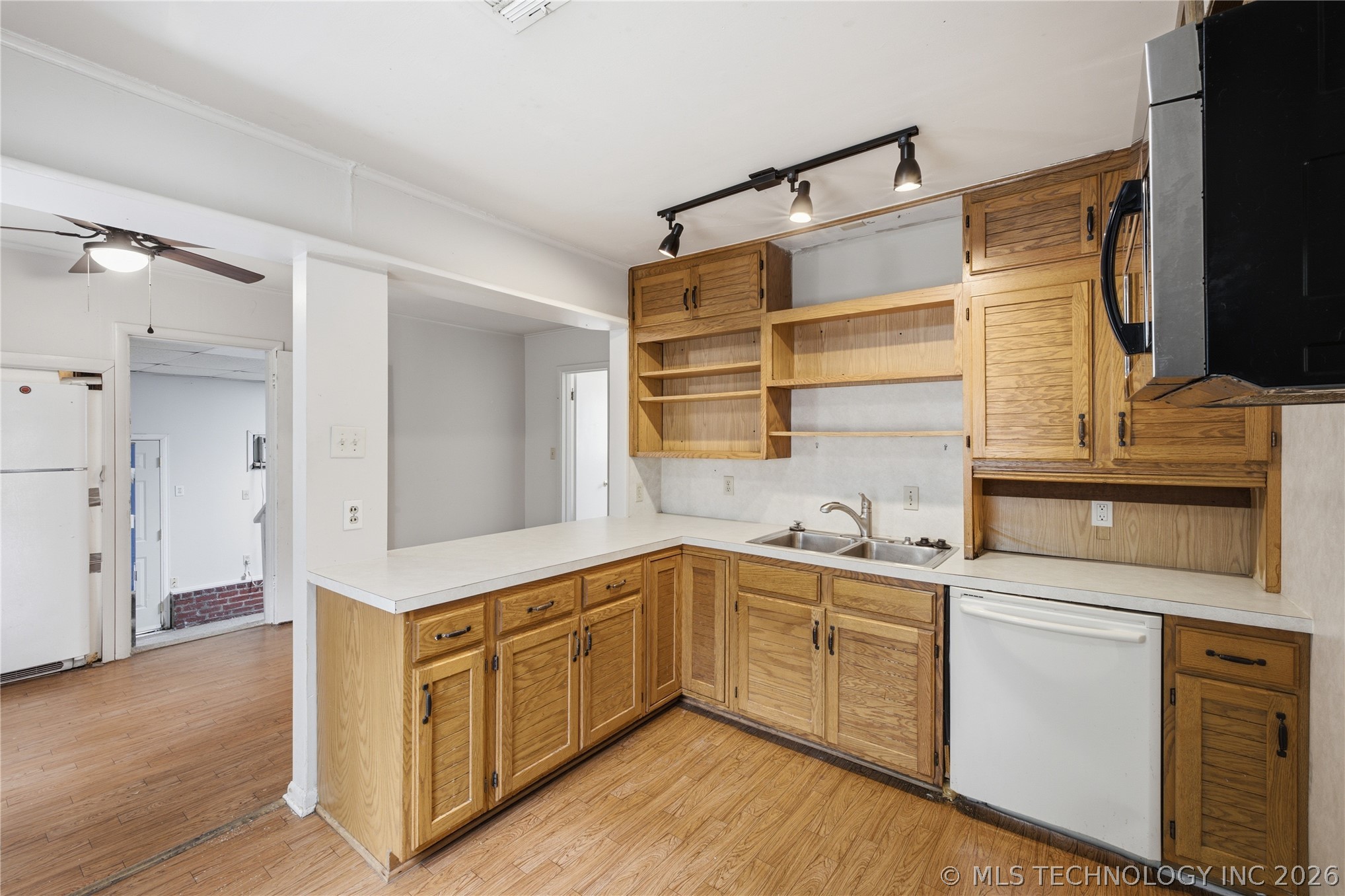 2747 E 4th Street Property Photo 8